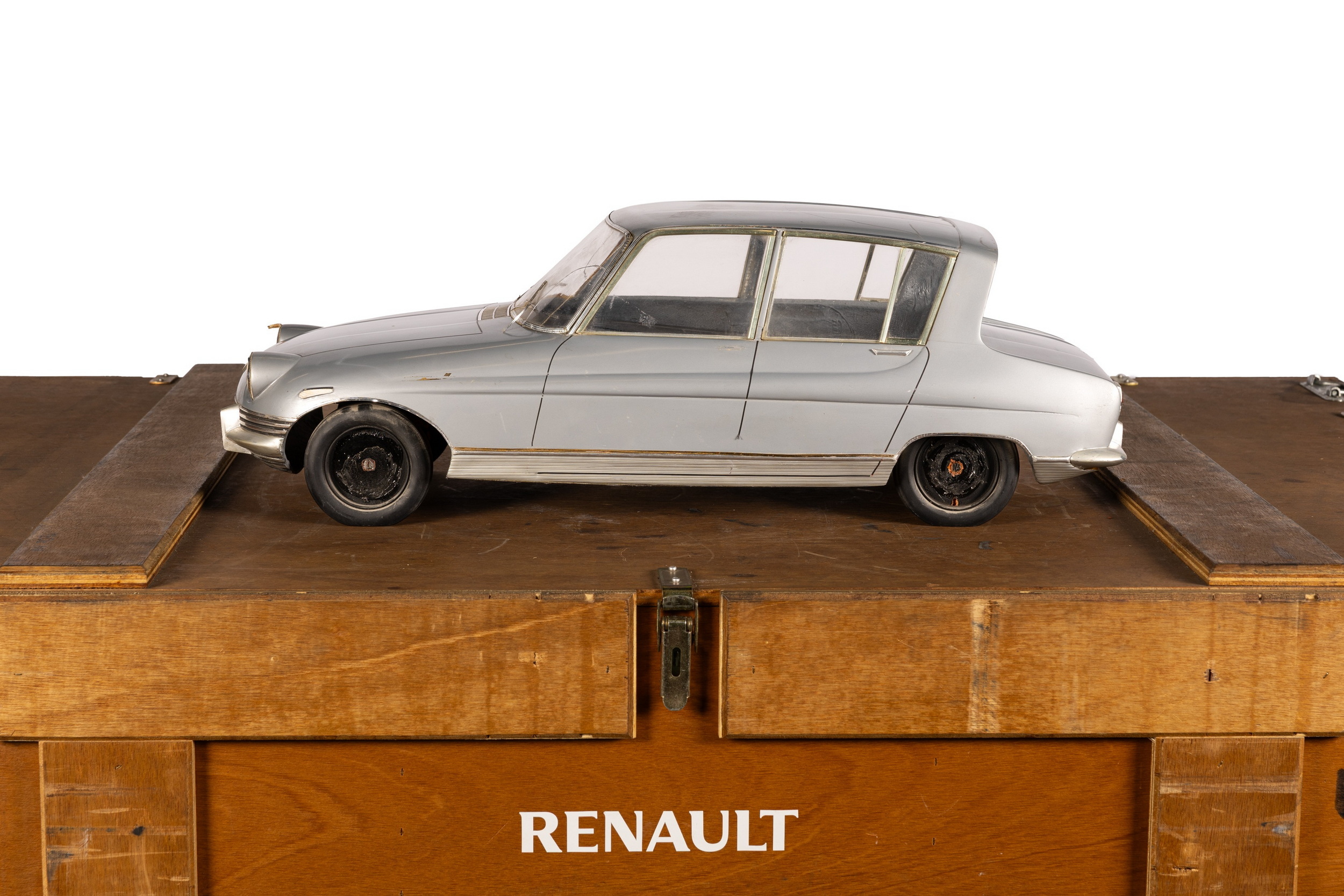 Late 1950 Renault Etude De Berline - Scale Model (2)