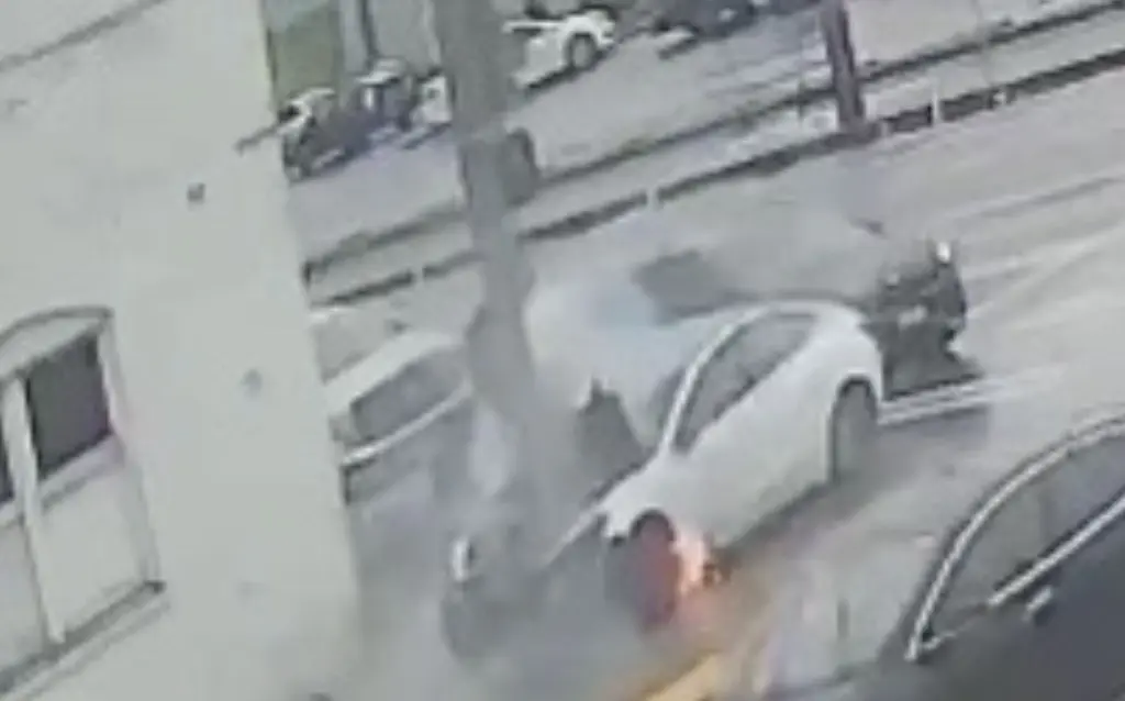  Tesla Sued Again After Doors Wouldn’t Open As Car Burned