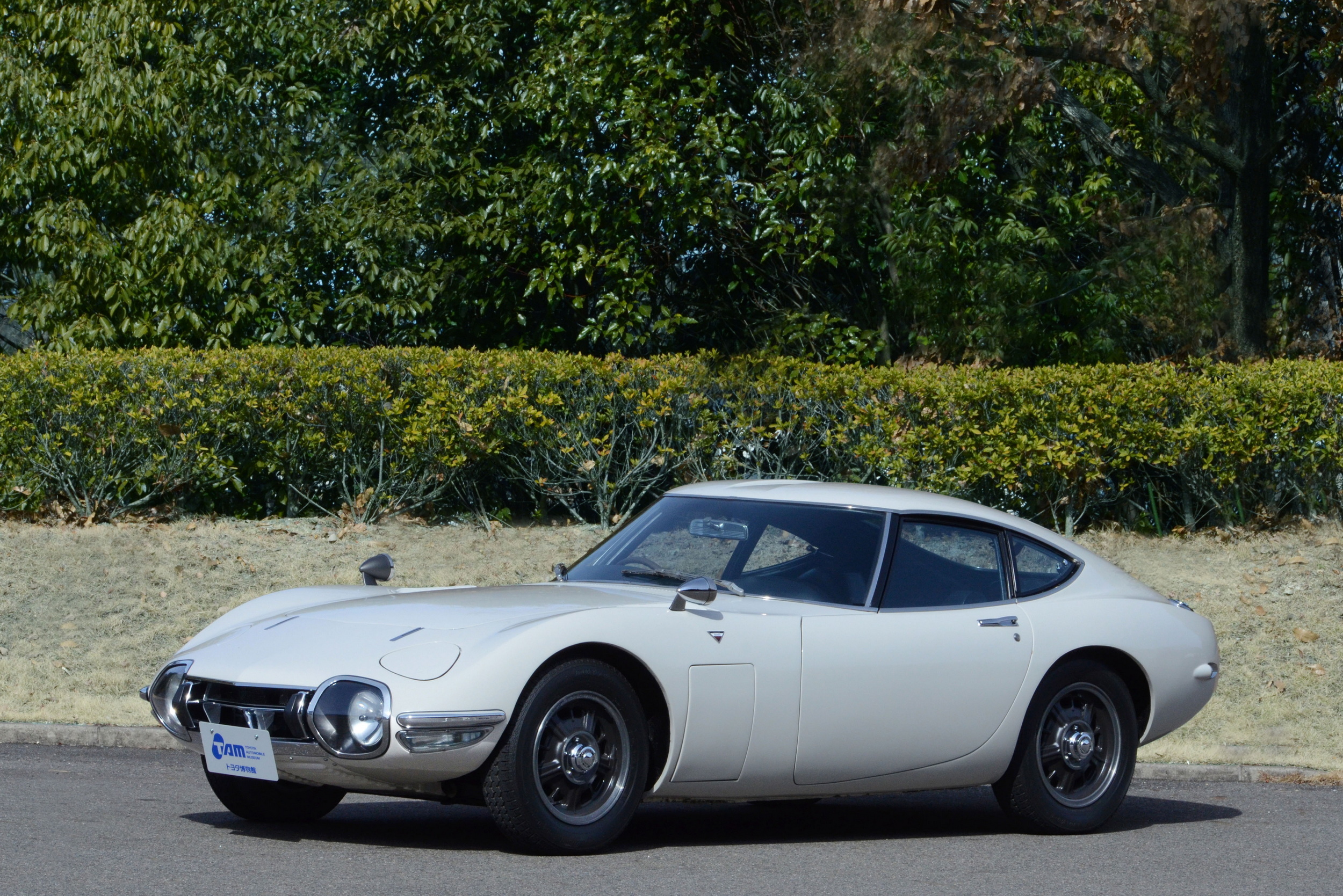 1967 Toyota 2000GT (2)