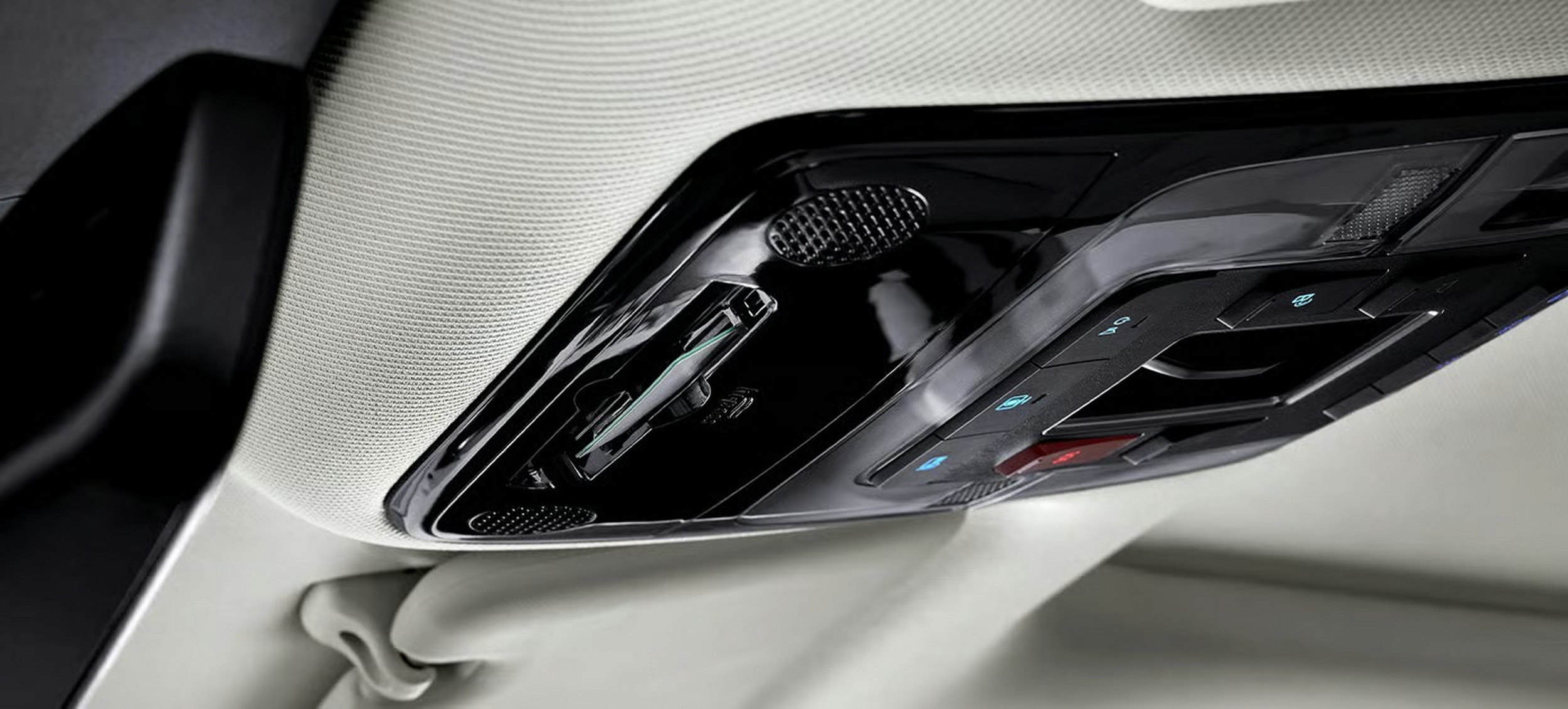 2026 Hyundai Staria (23)