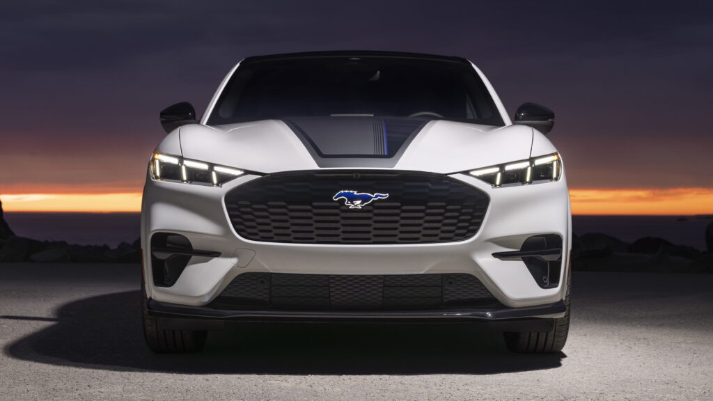  Bronco Had Its Best Year Ever, And Jeep Should Probably Start Worrying