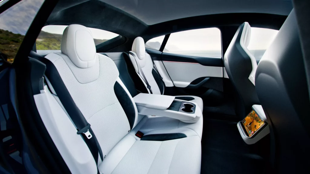  China Is Banning Tesla-Style Door Handles