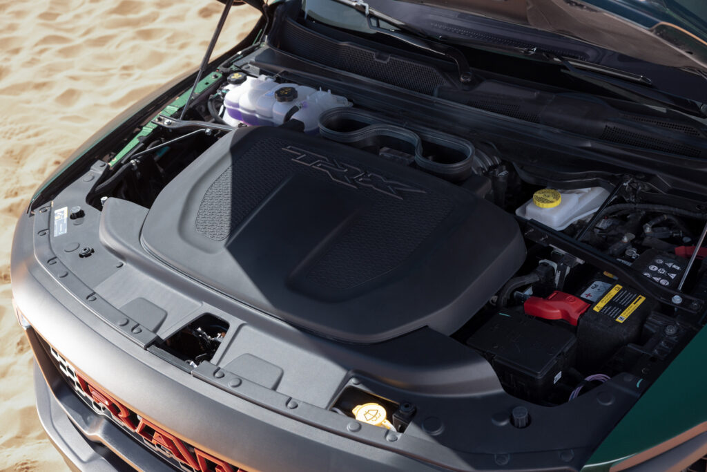 Ram 1500 SRT TRX збоку