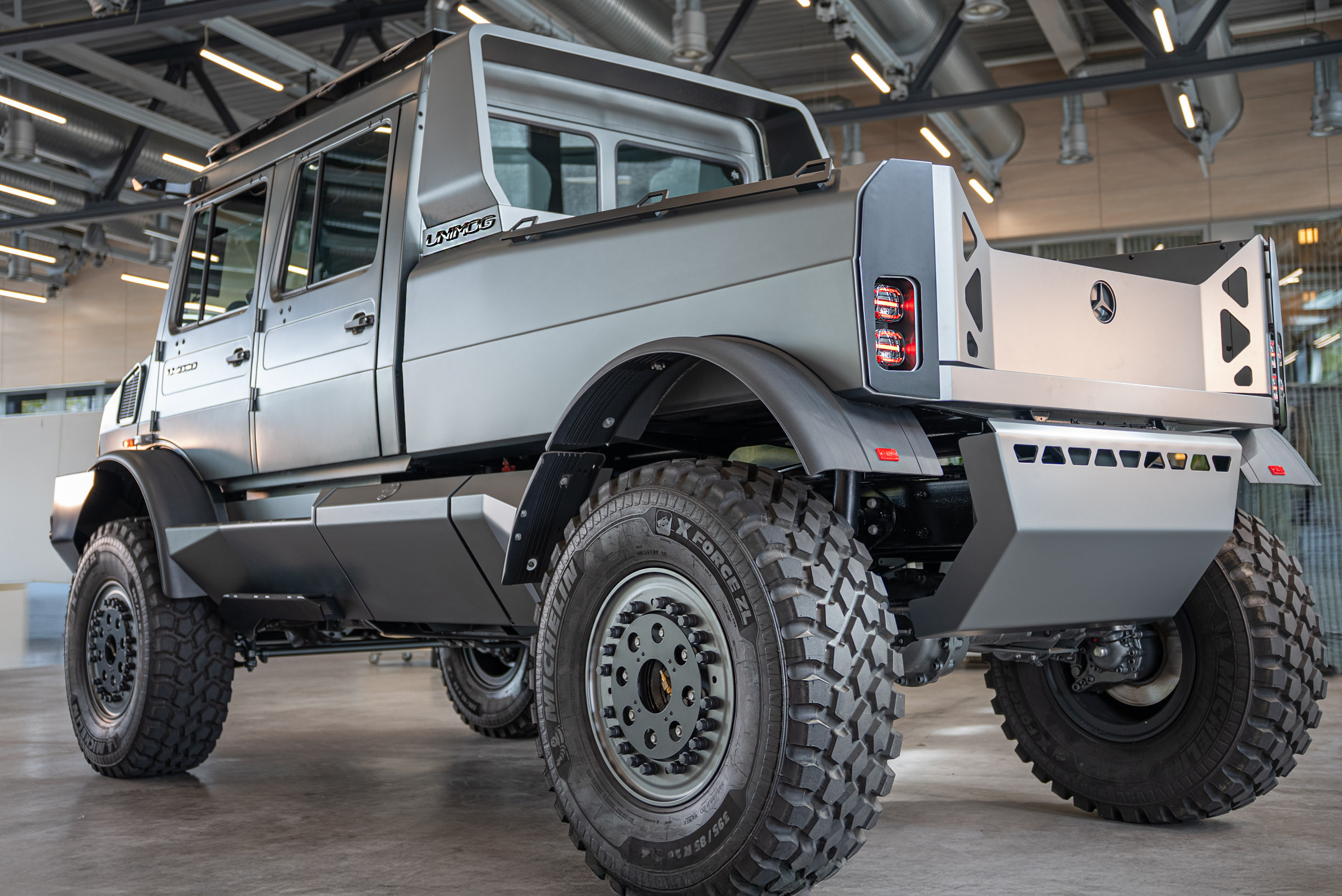Mercedes Membuat Unimog Mewah yang Terlihat Terlalu Mewah untuk Planet Ini