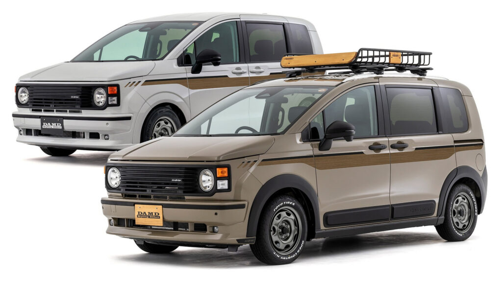 Honda Freed з обвісом Isolator та Crosstar