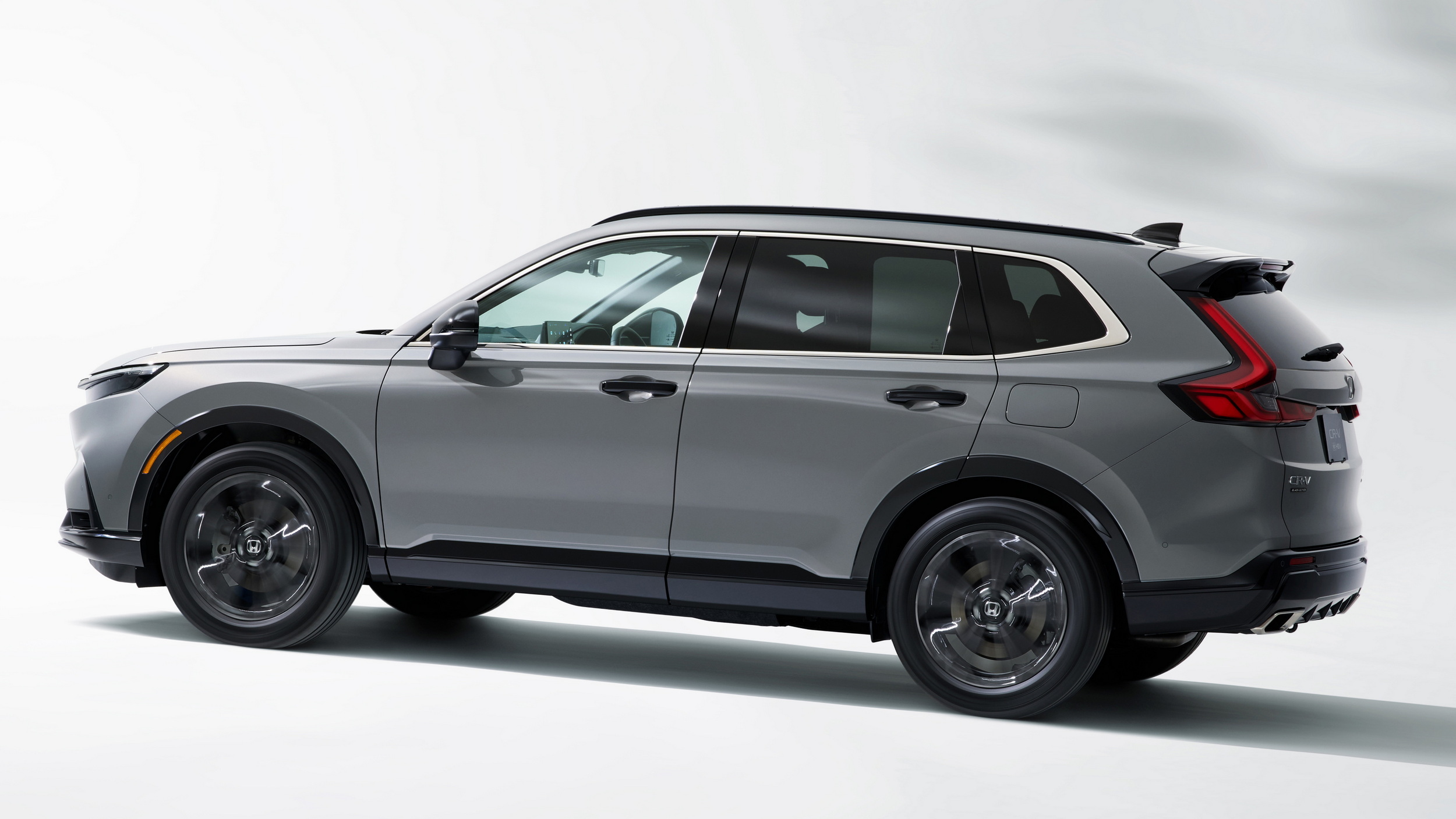 Три години по-късно, Honda представя ново поколение CR-V в Япония