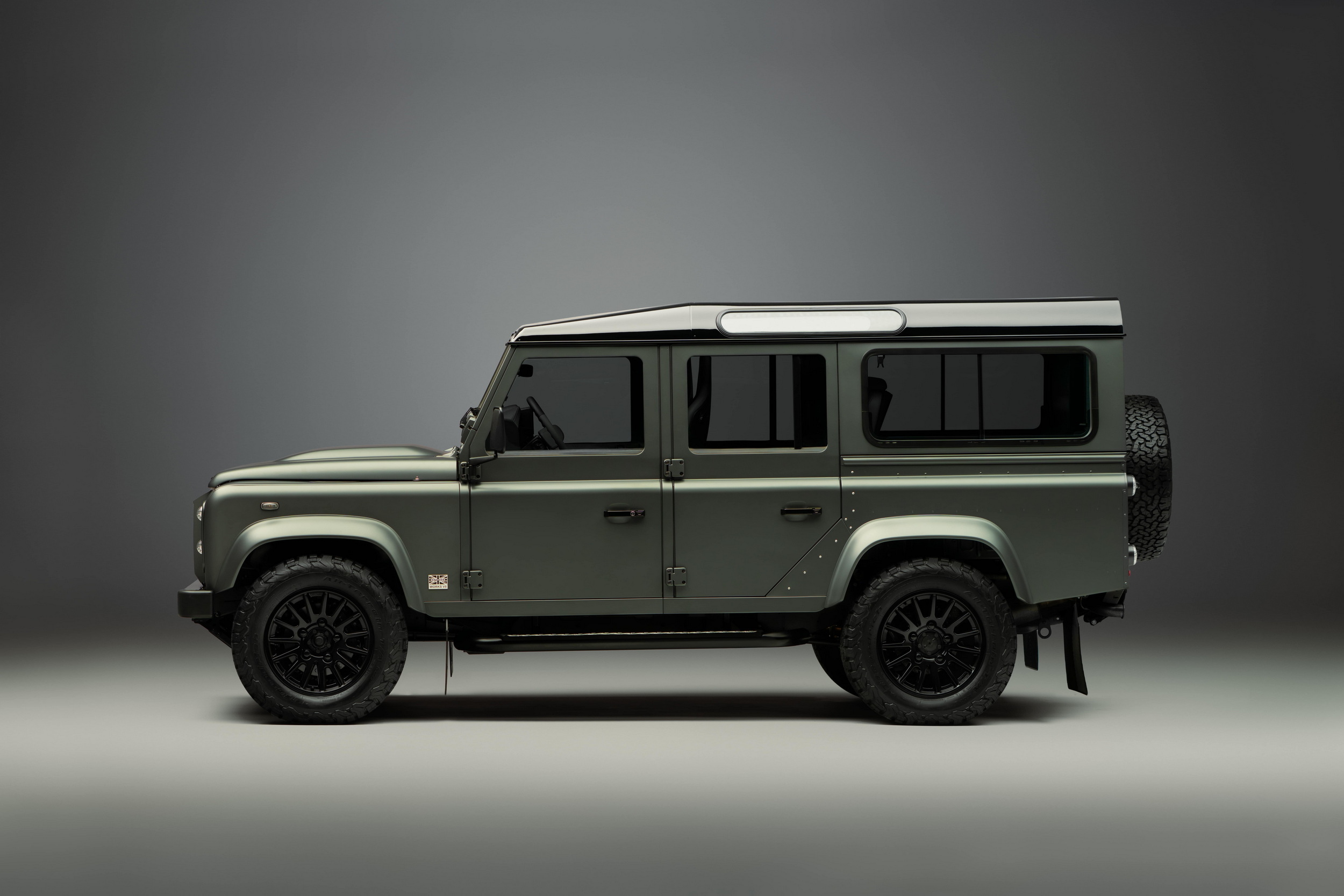 Land Rover Defender Classic V8 - Octa Colors (2)