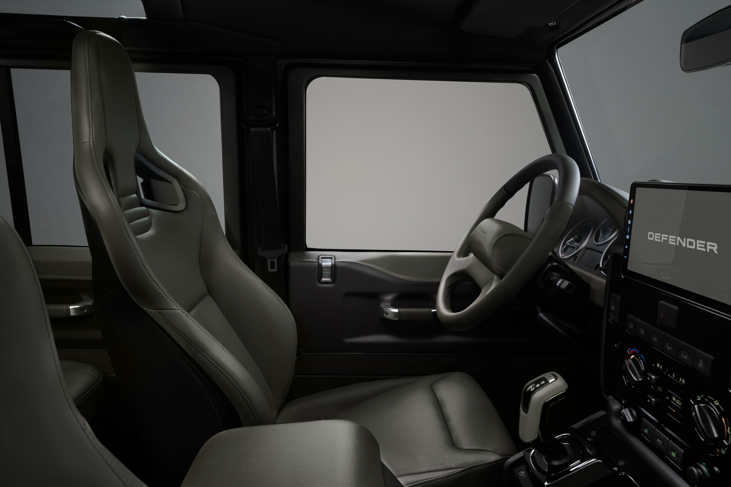 Land Rover Defender Classic V8 - Octa Colors (4)