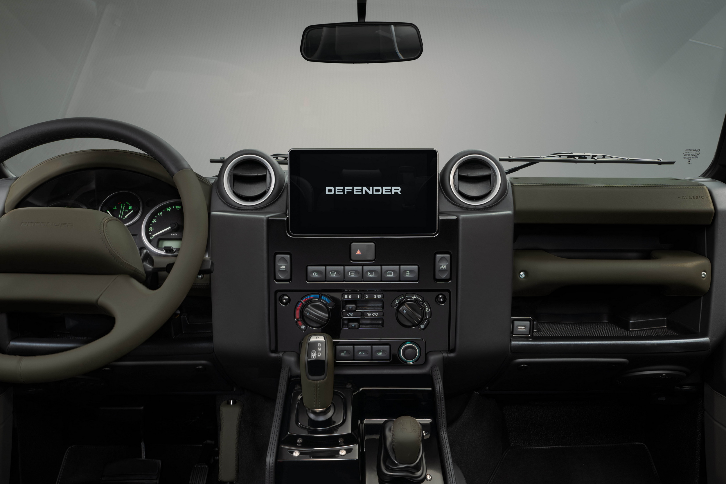 Land Rover Defender Classic V8 - Octa Colors (5)