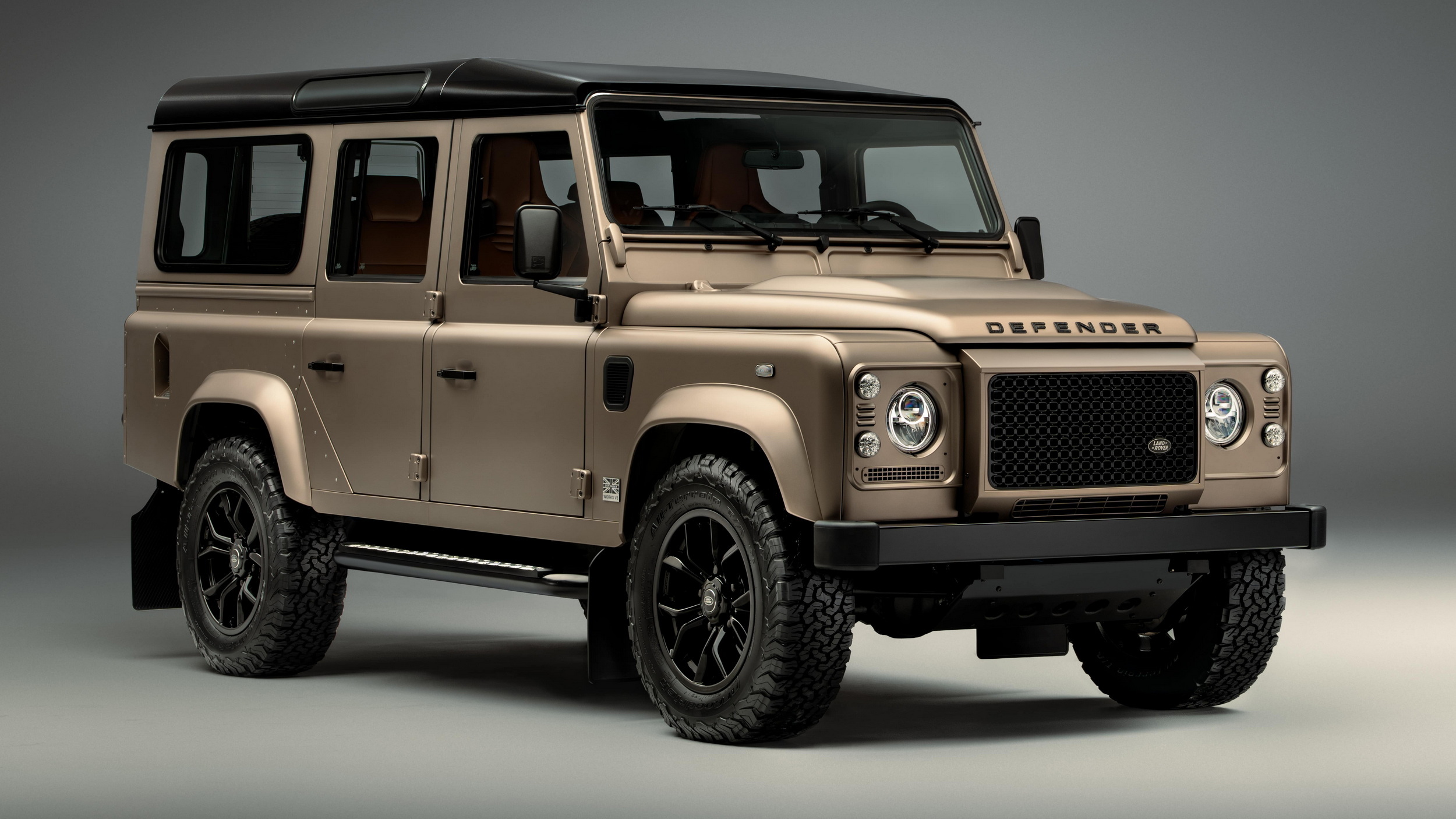 Land Rover Defender Classic V8 - Octa Colors (8) copy