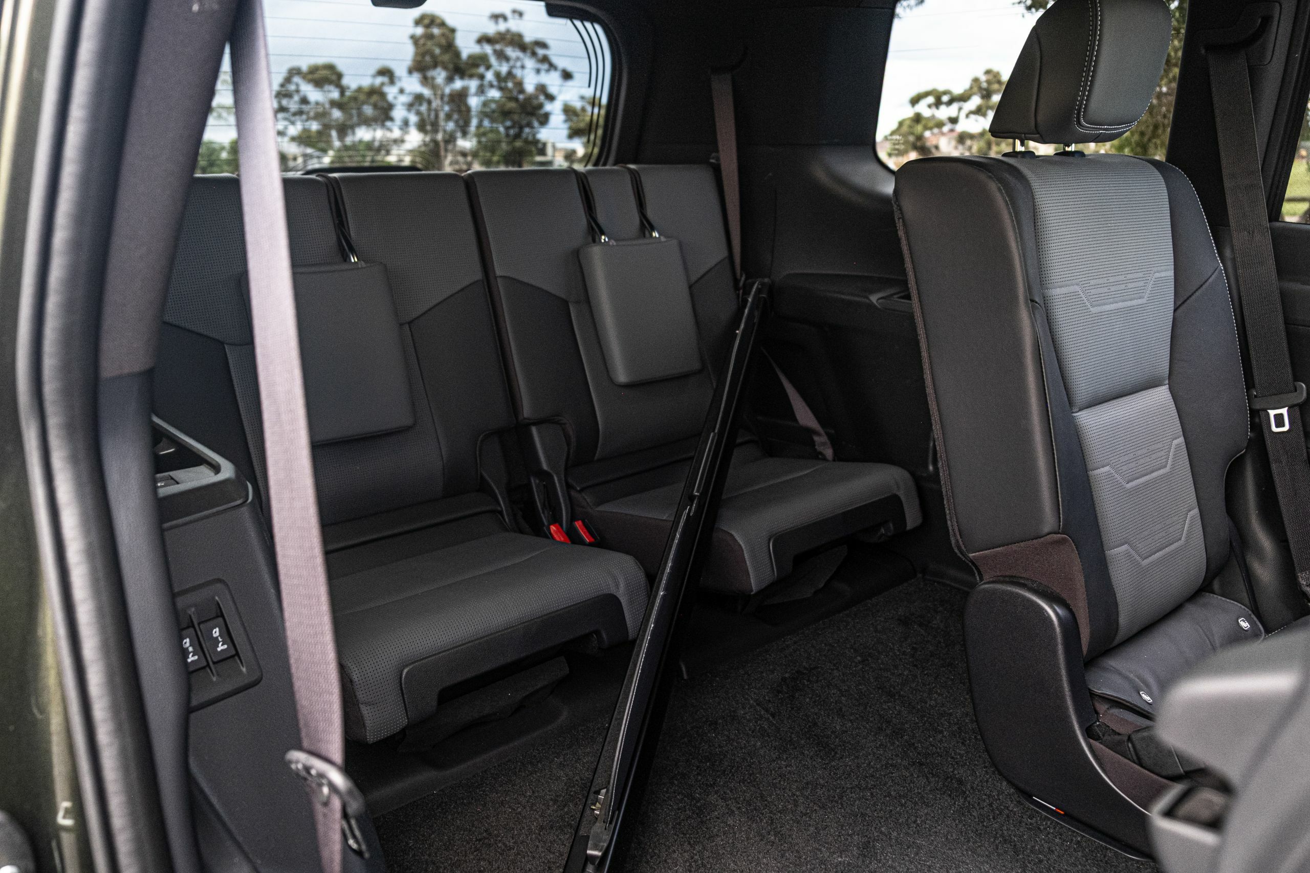 The 2026 Lexus GX 550 Will Give G-Wagon Owners Second Thoughts | Review