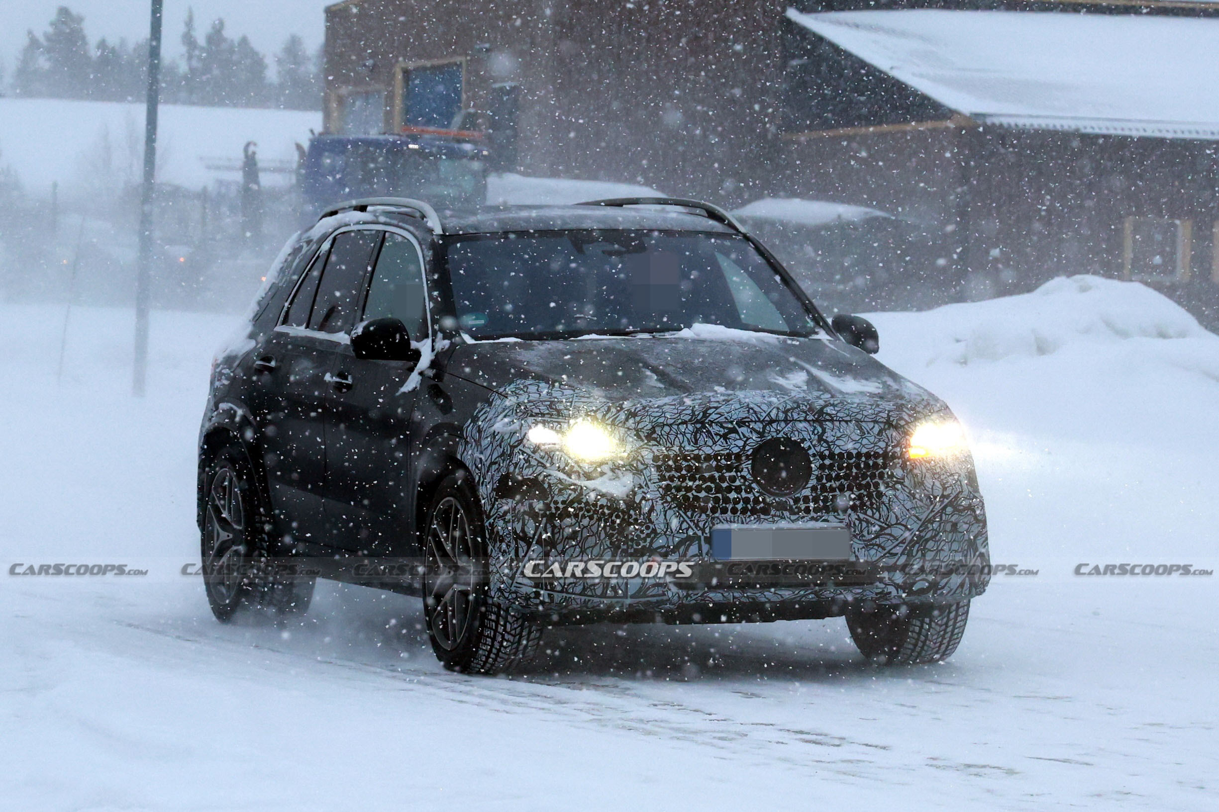 Mercedes GLE spy shots 00003