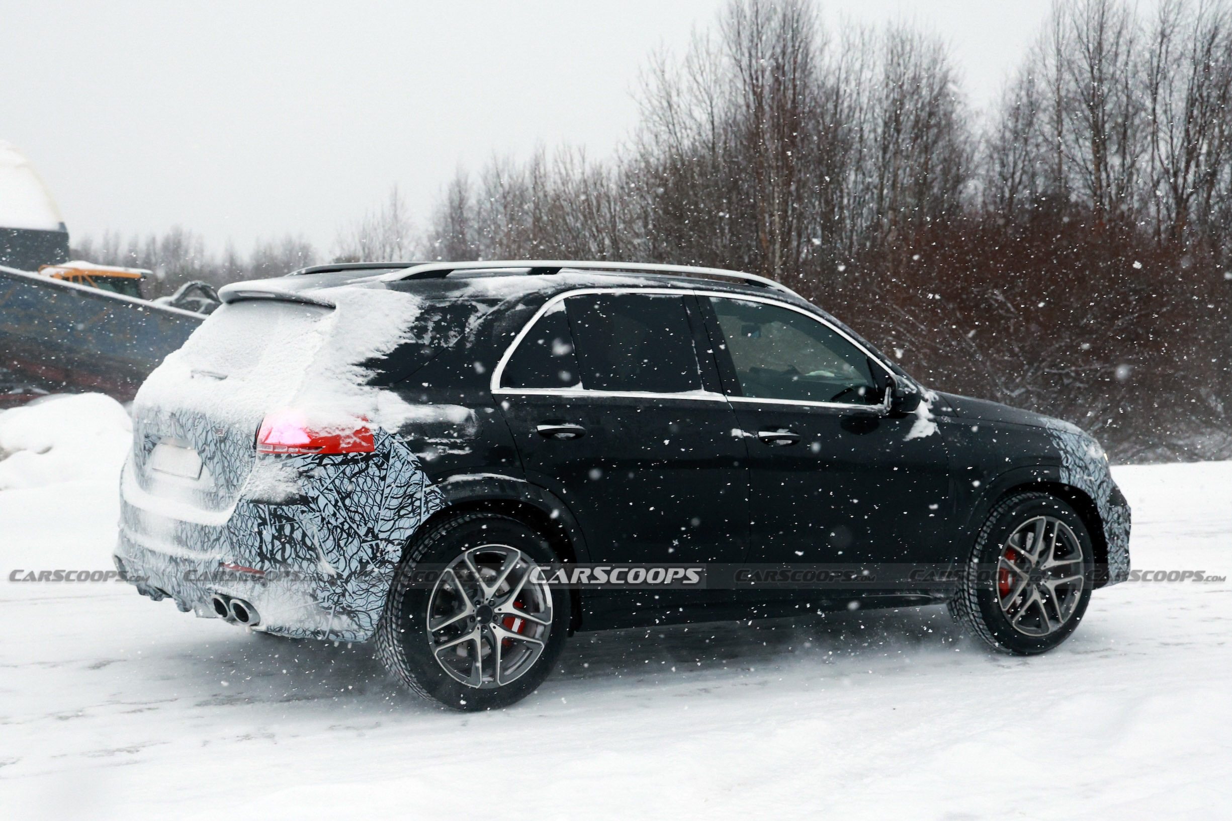 Mercedes GLE spy shots 00009