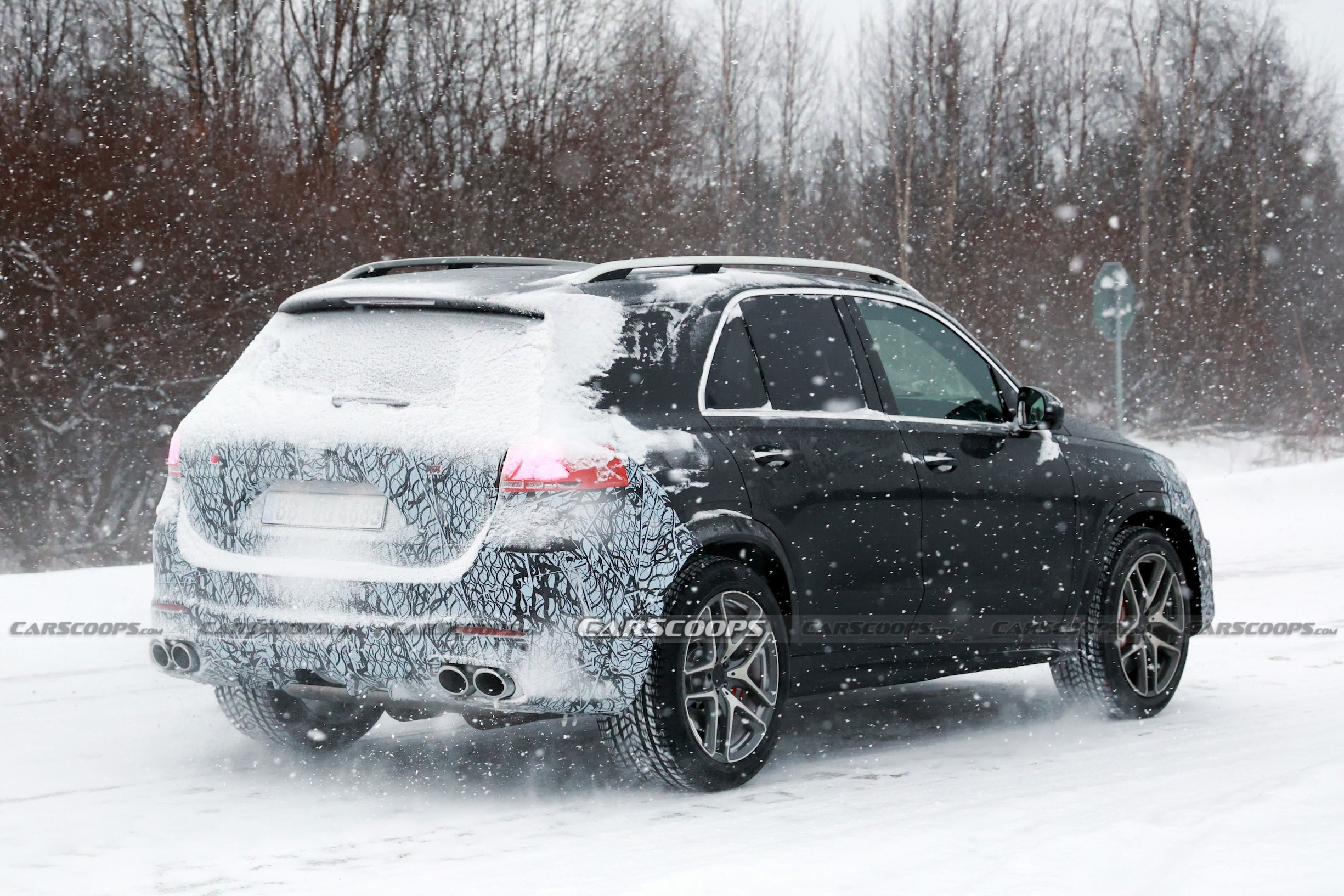 Mercedes GLE spy shots 00010