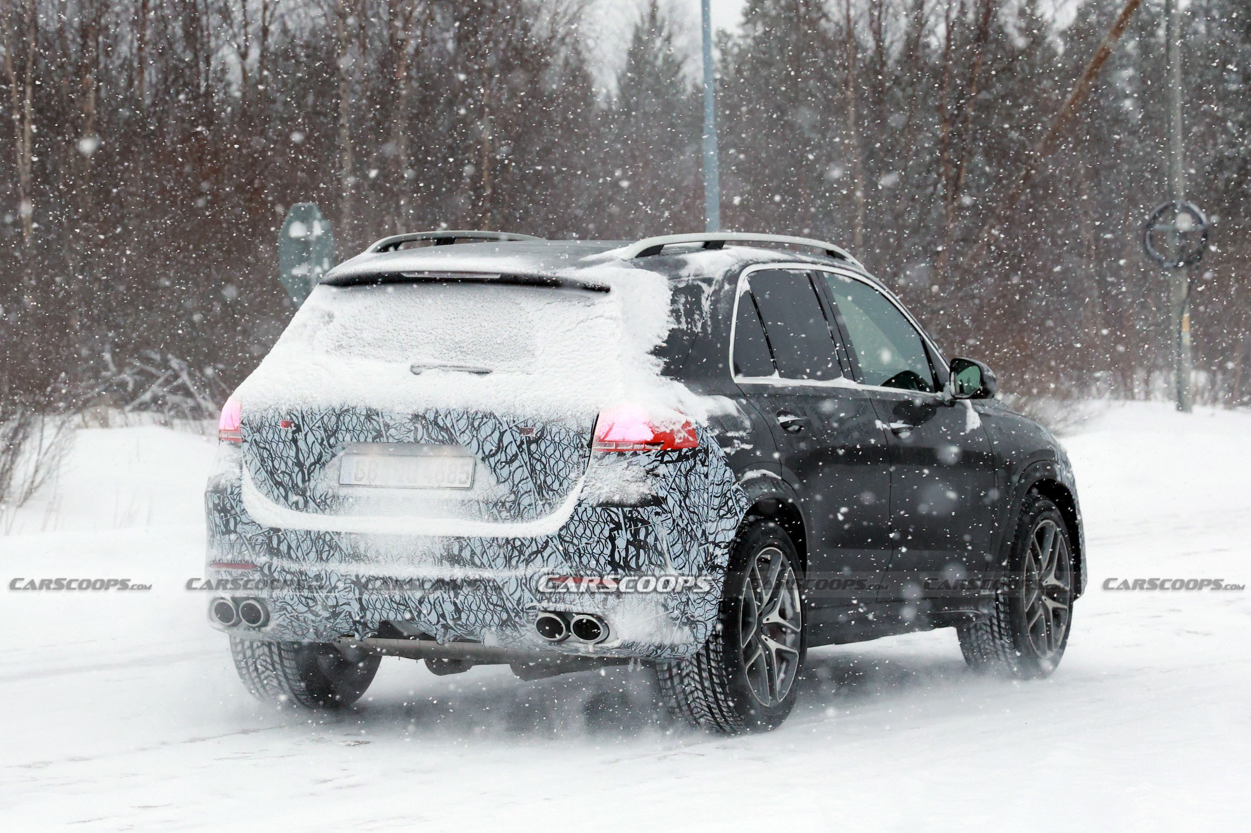Mercedes GLE spy shots 00012
