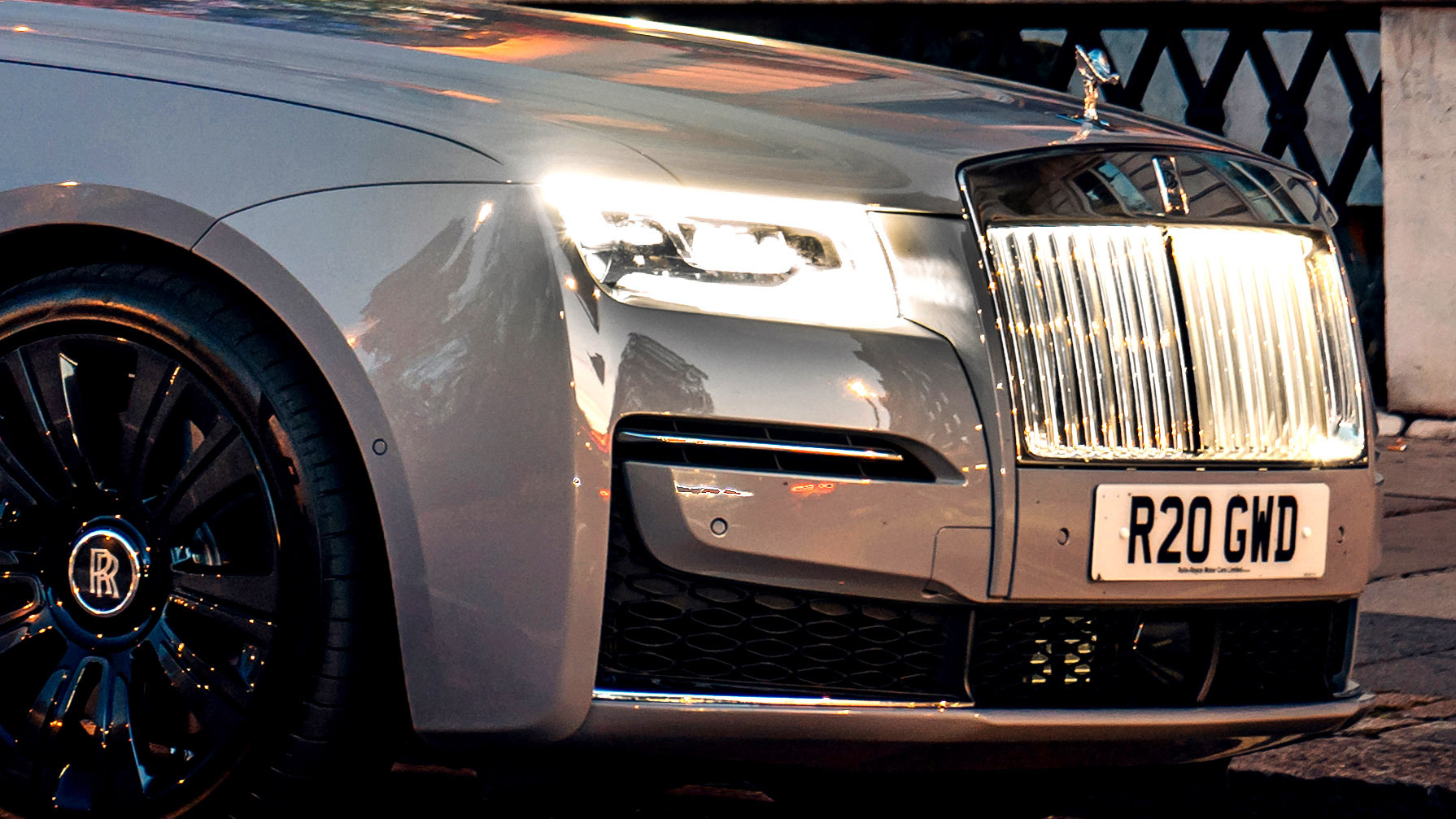 London’s Fed Up With Wealthy Foreigners Dodging Fines, So It’s Towing Their Exotics