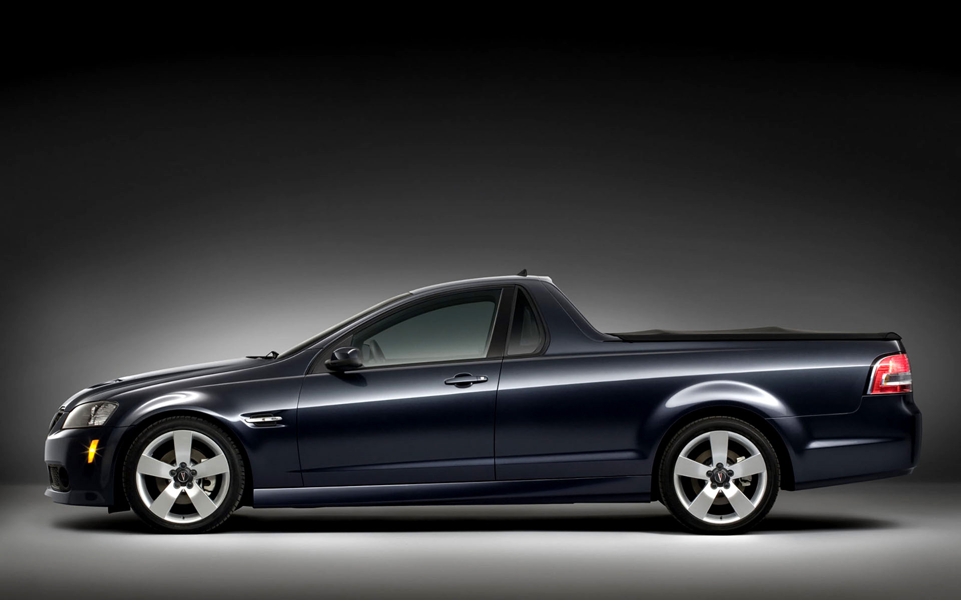 Pontiac G8 Sport Truck 00003