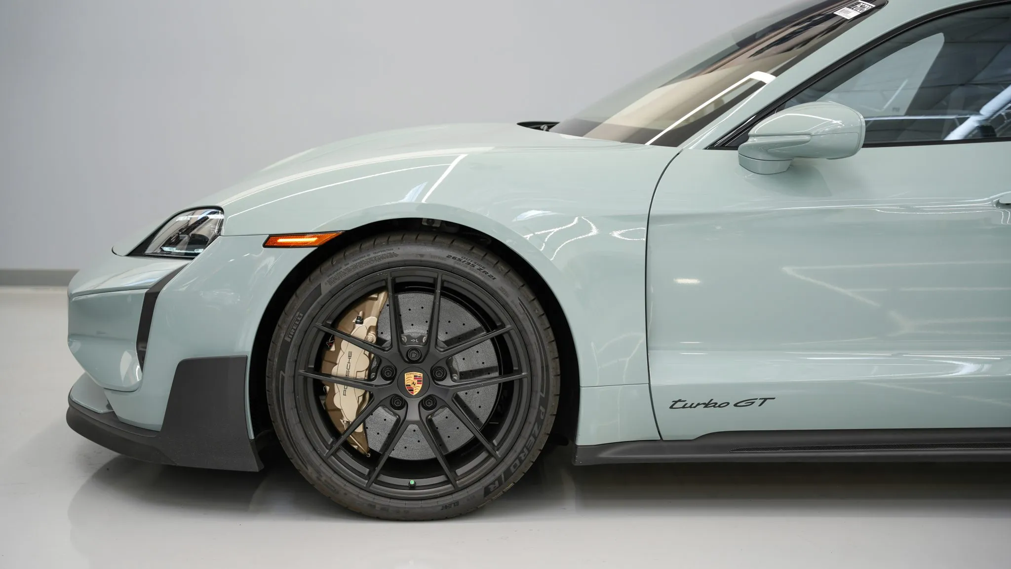 Porsche Taycan Turbo GT Weissach Auction - 13