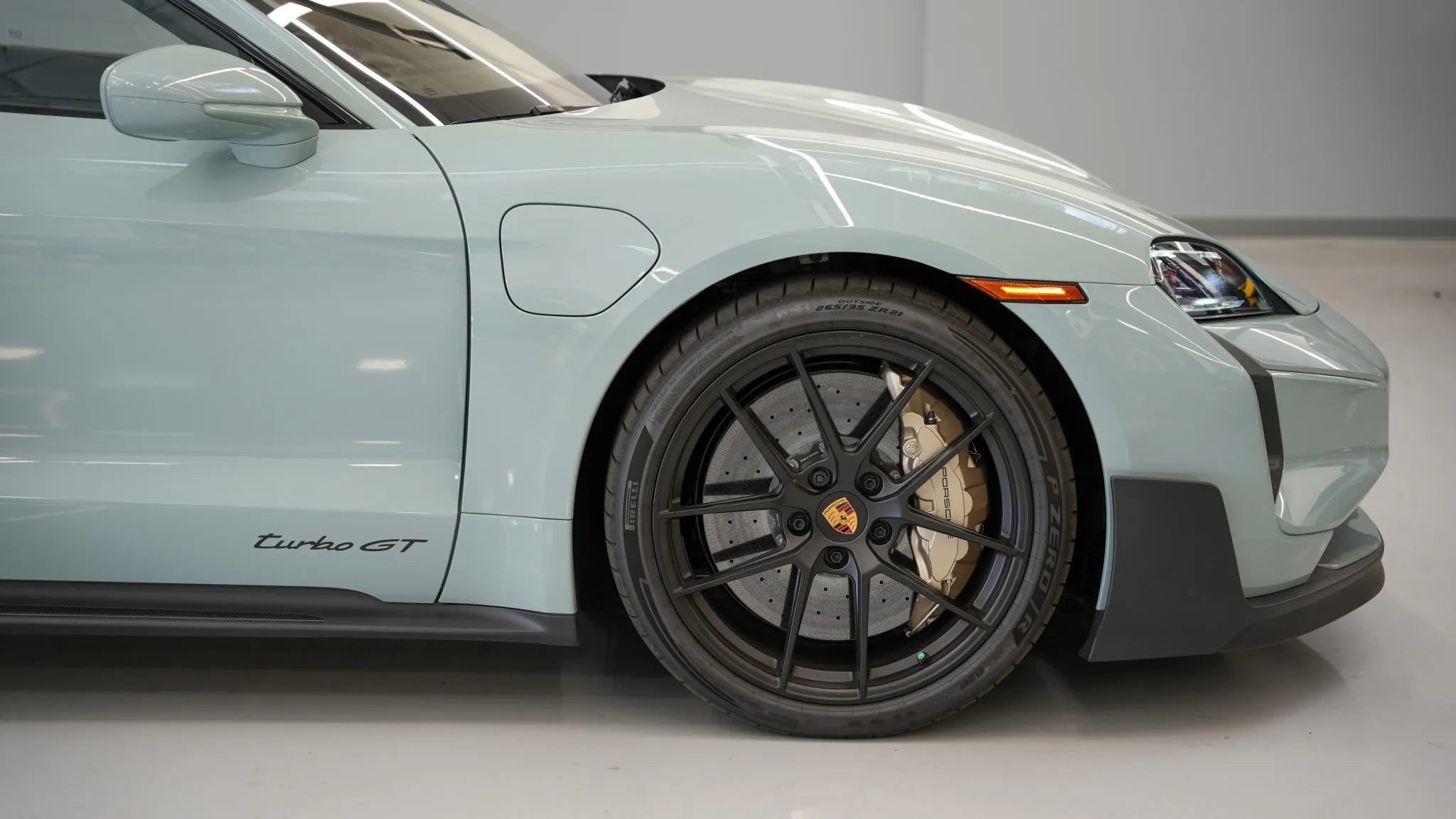 Porsche Taycan Turbo GT Weissach Auction - 14