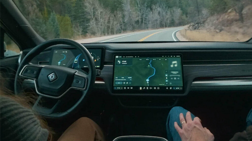 Система бездоторканного керування Rivian