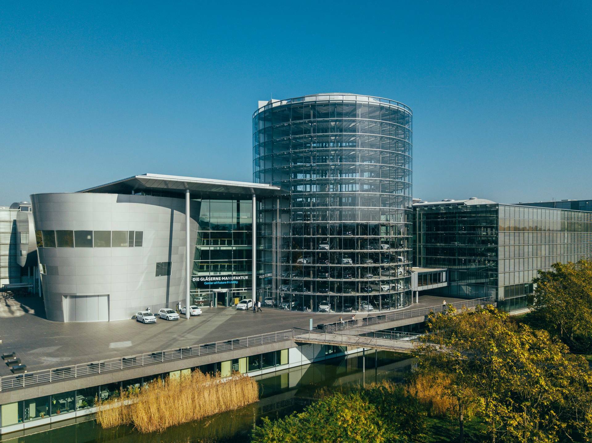 VW Offers Workers $35,000 To Move And Still Gets Booed | Carscoops