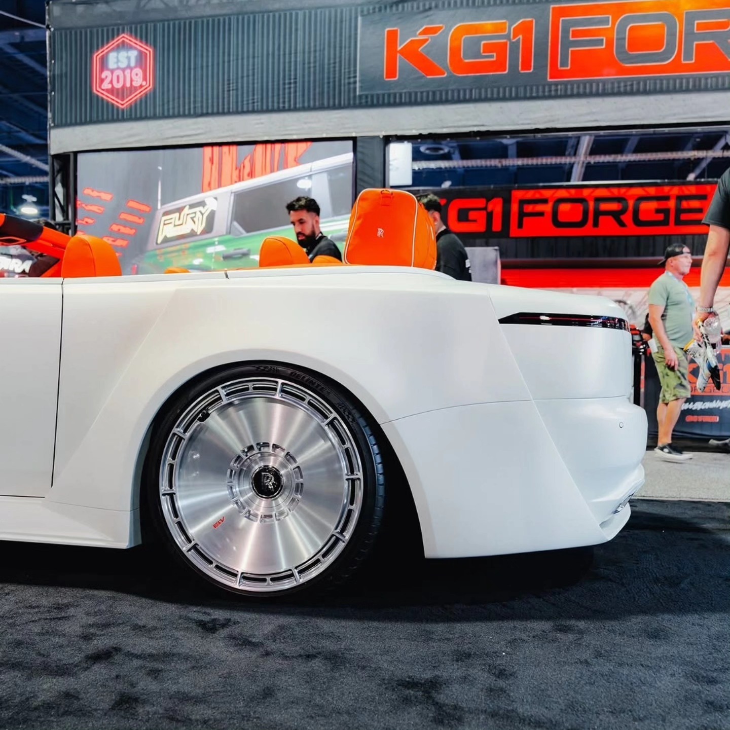 Hanya 25 Orang yang Dapat Memiliki Rolls-Royce Ini, dan Itu Mungkin Sudah Cukup