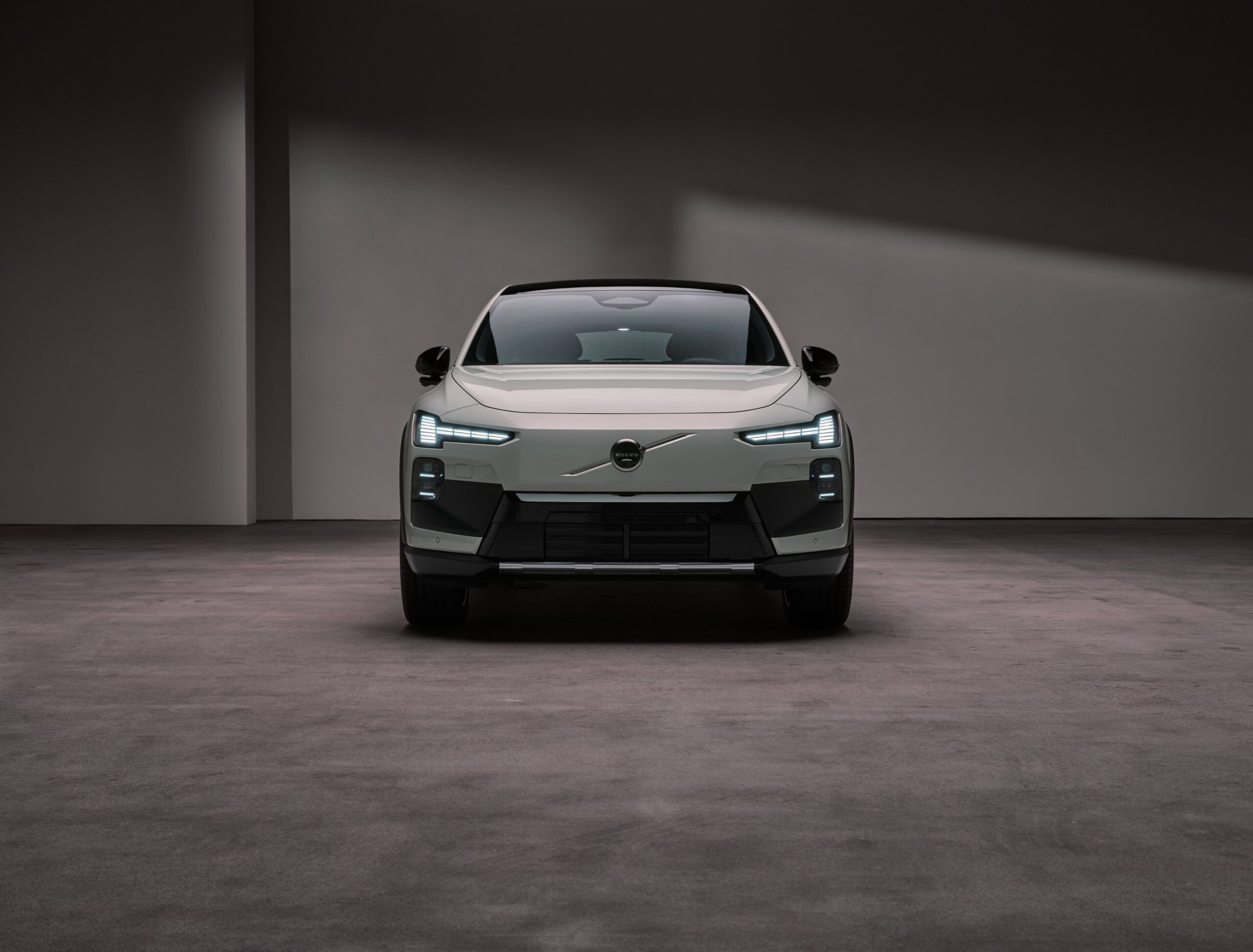 Volvo’s New 400-Mile SUV Has One Feature Tesla Owners Will Be Jealous Of