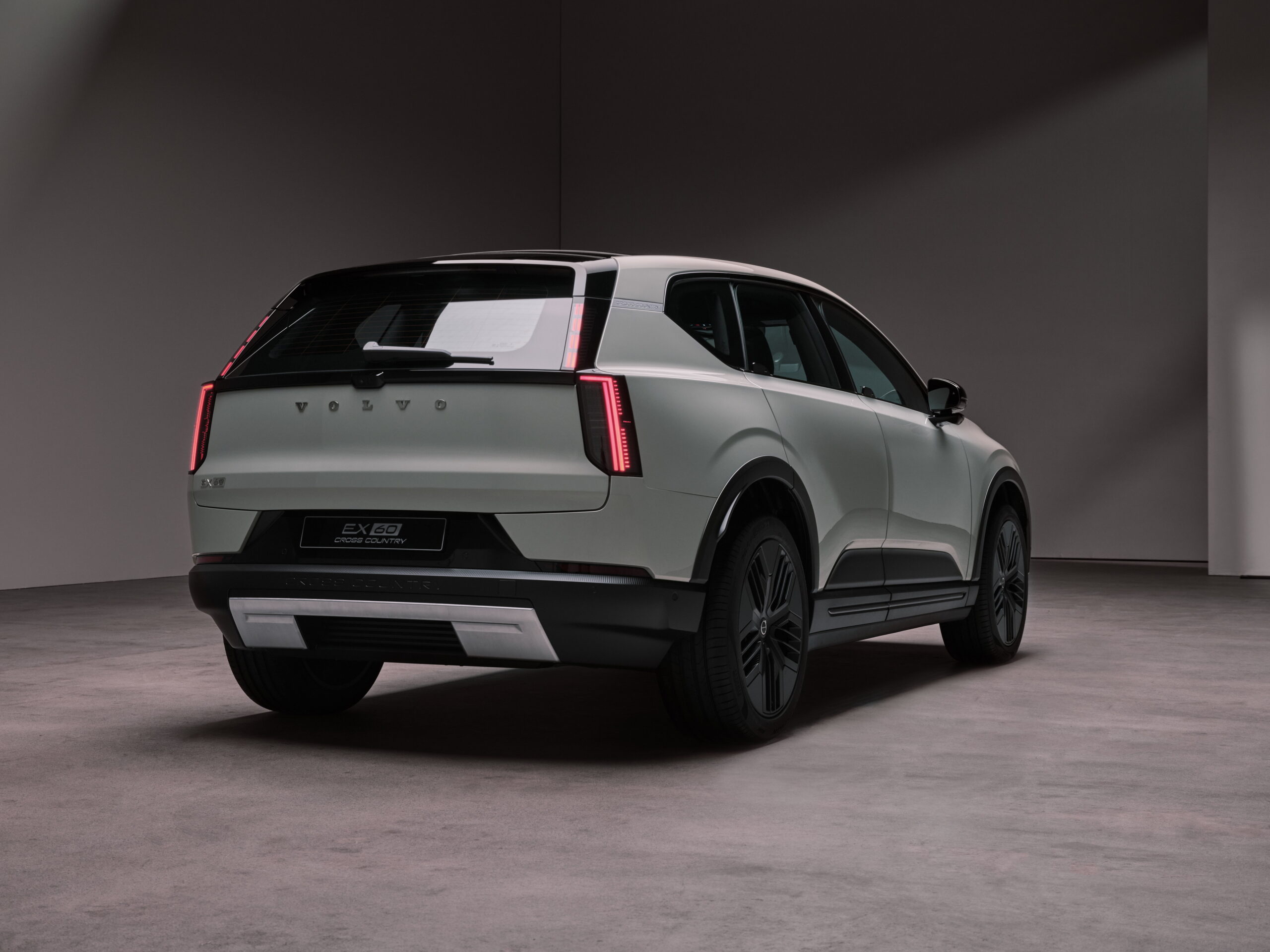 Volvo’s New 400-Mile SUV Has One Feature Tesla Owners Will Be Jealous Of