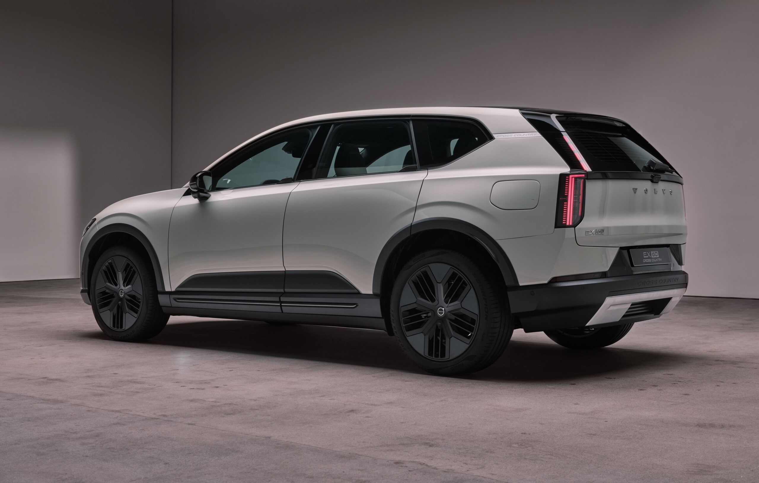 Volvo’s New 400-Mile SUV Has One Feature Tesla Owners Will Be Jealous Of