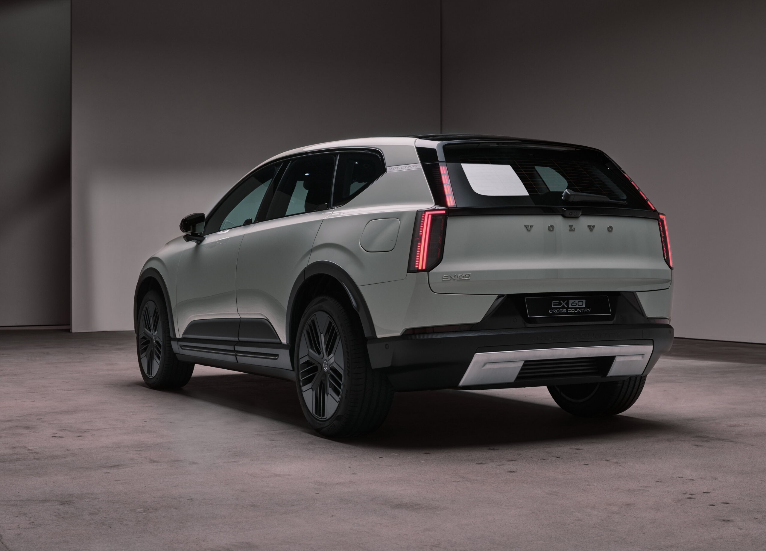 Volvo’s New 400-Mile SUV Has One Feature Tesla Owners Will Be Jealous Of