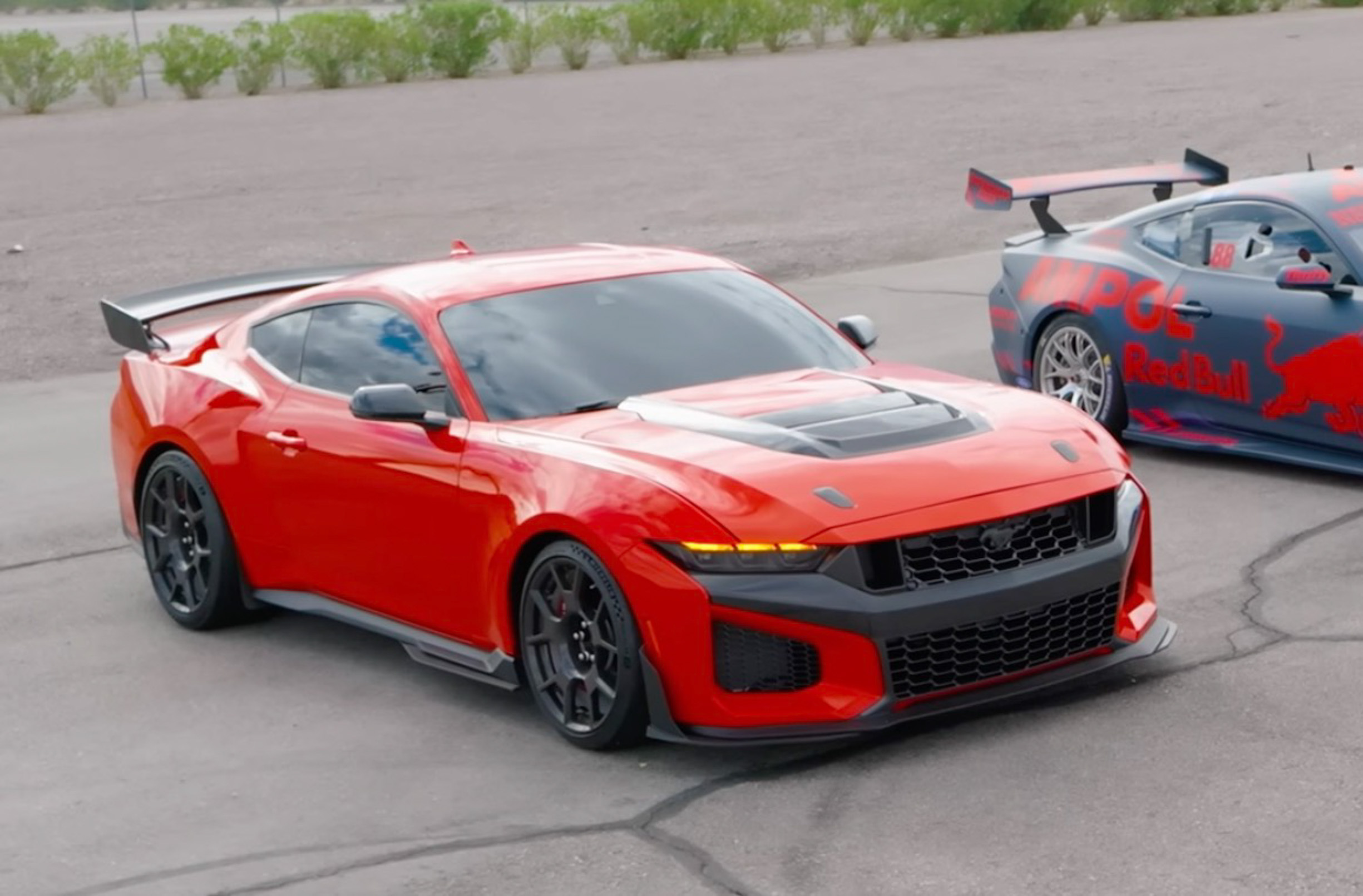 Це відео «випадково» розкрило молодшого брата Mustang GTD