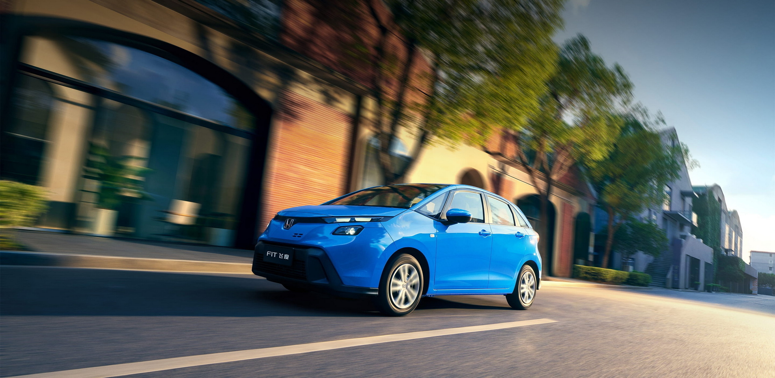 Пам'ятаєте Fit від Honda? Тепер він схожий на Toyota і коштує менше 10 000 доларів