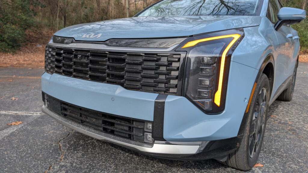  2026 Kia Sportage Hybrid Makes Pricier SUVs Feel Like A Bad Deal | Review