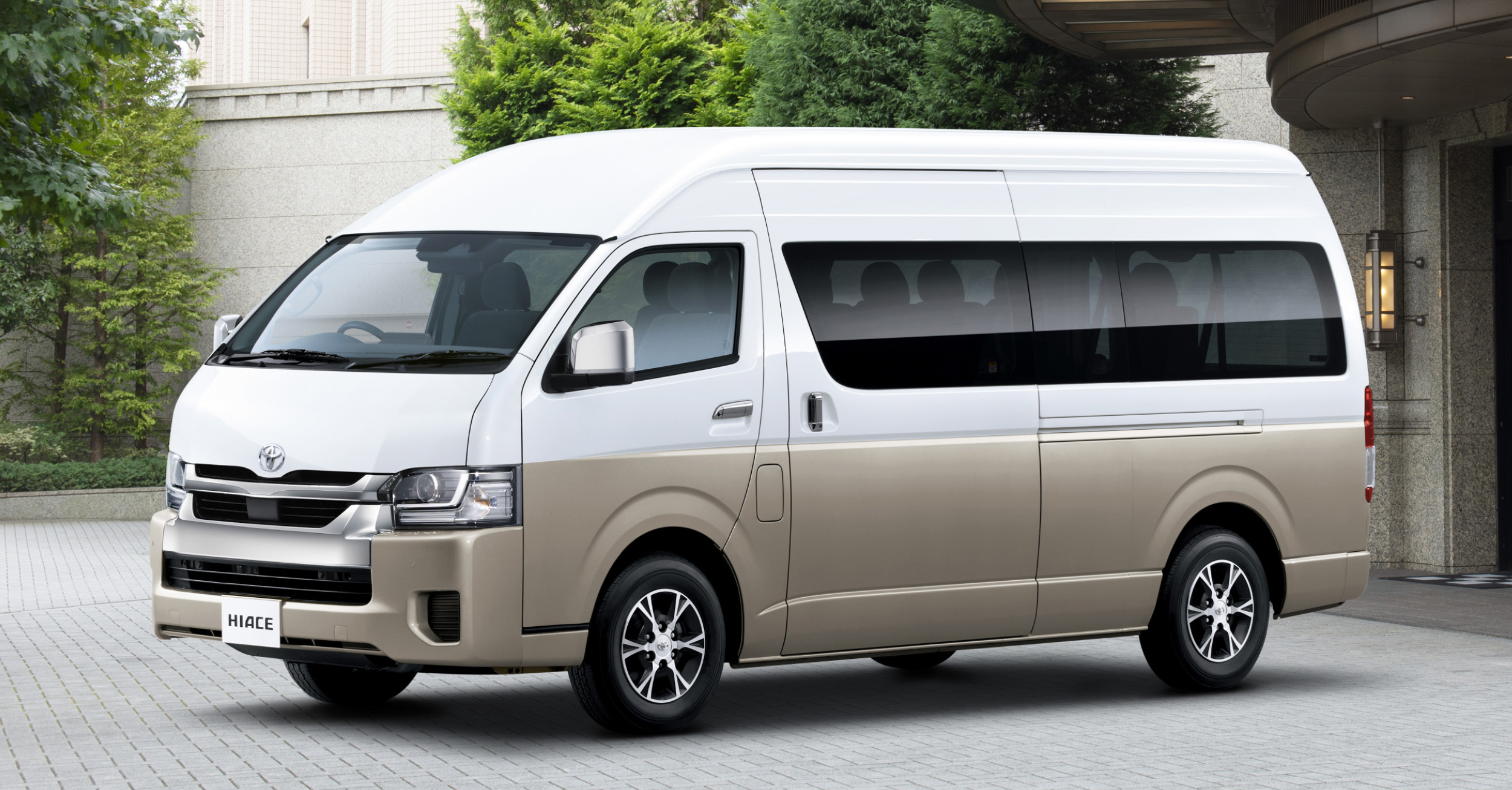 2026 Toyota HiAce - Japan (4)