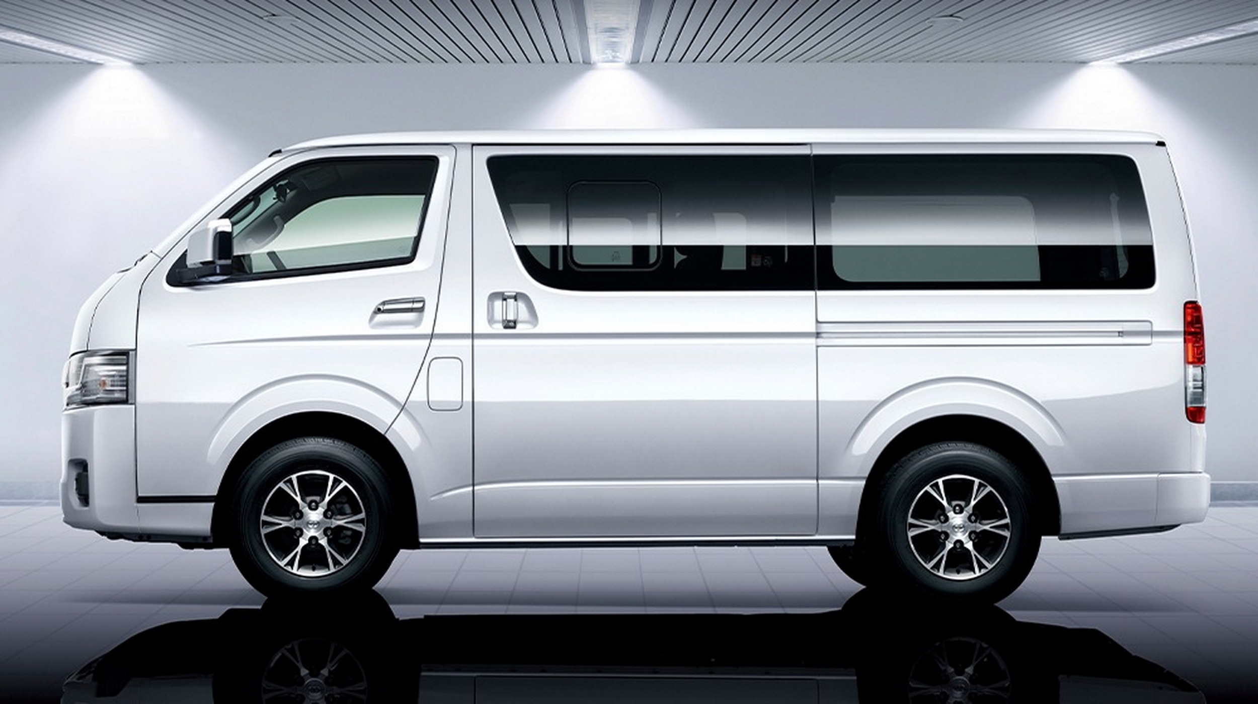 2026 Toyota HiAce - Japan - Gallery (2)