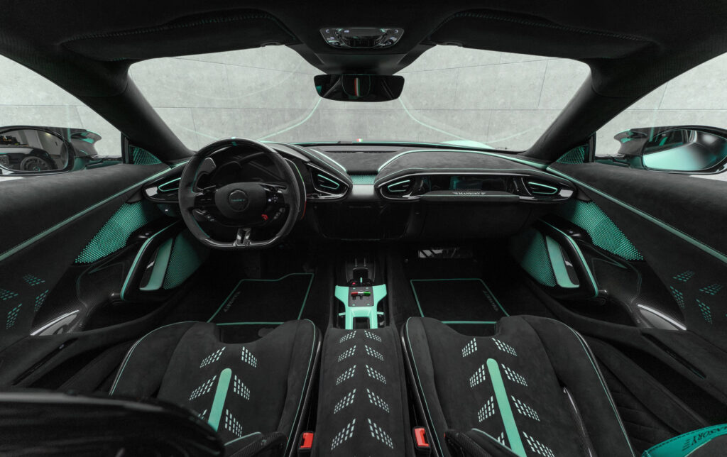 Салон та задня частина Ferrari 12Cilindri від Mansory