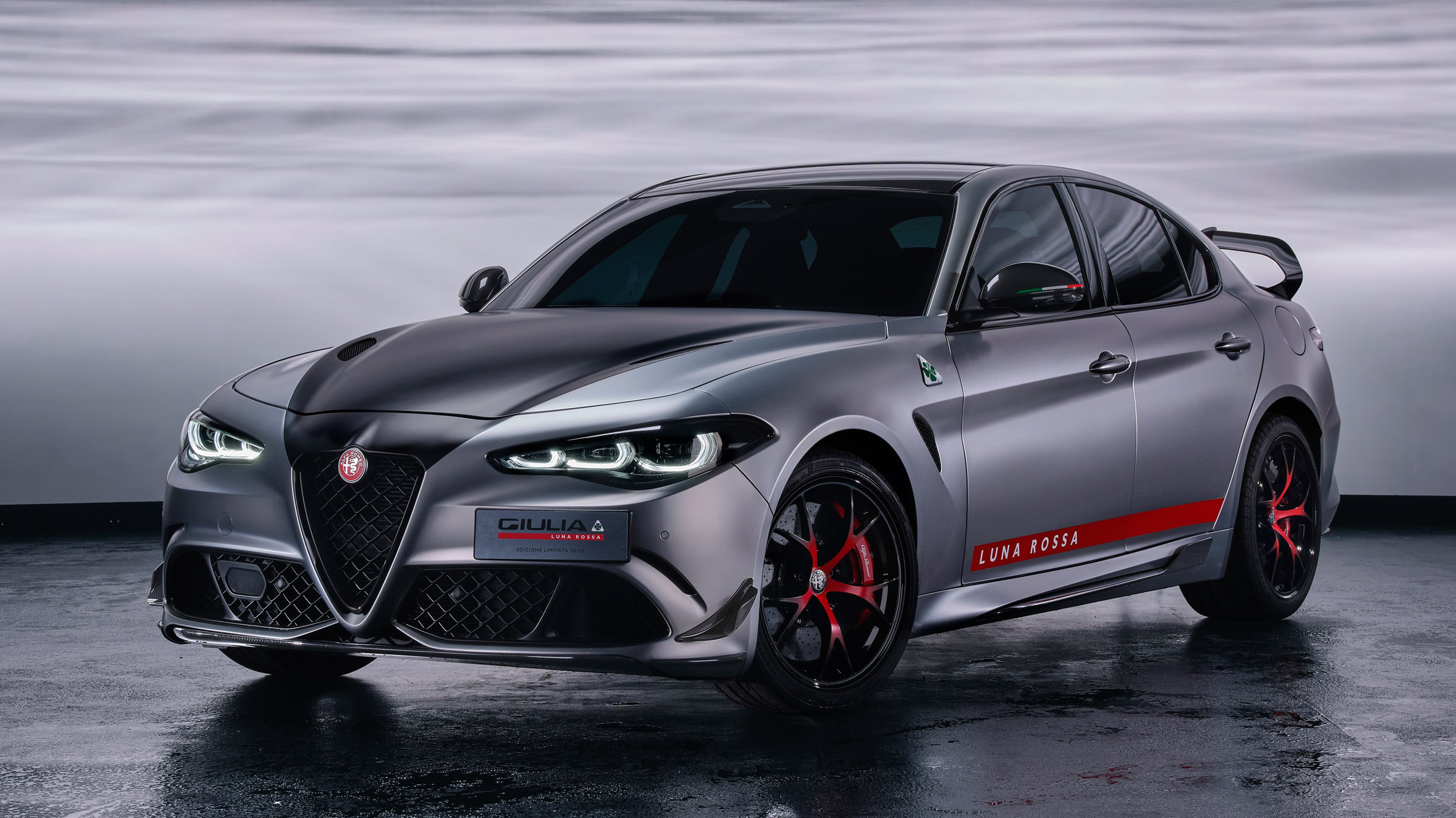 Спеціальний яхтокрил Alfa Giulia Quadrifoglio – швидкий, шалений і вже розпроданий