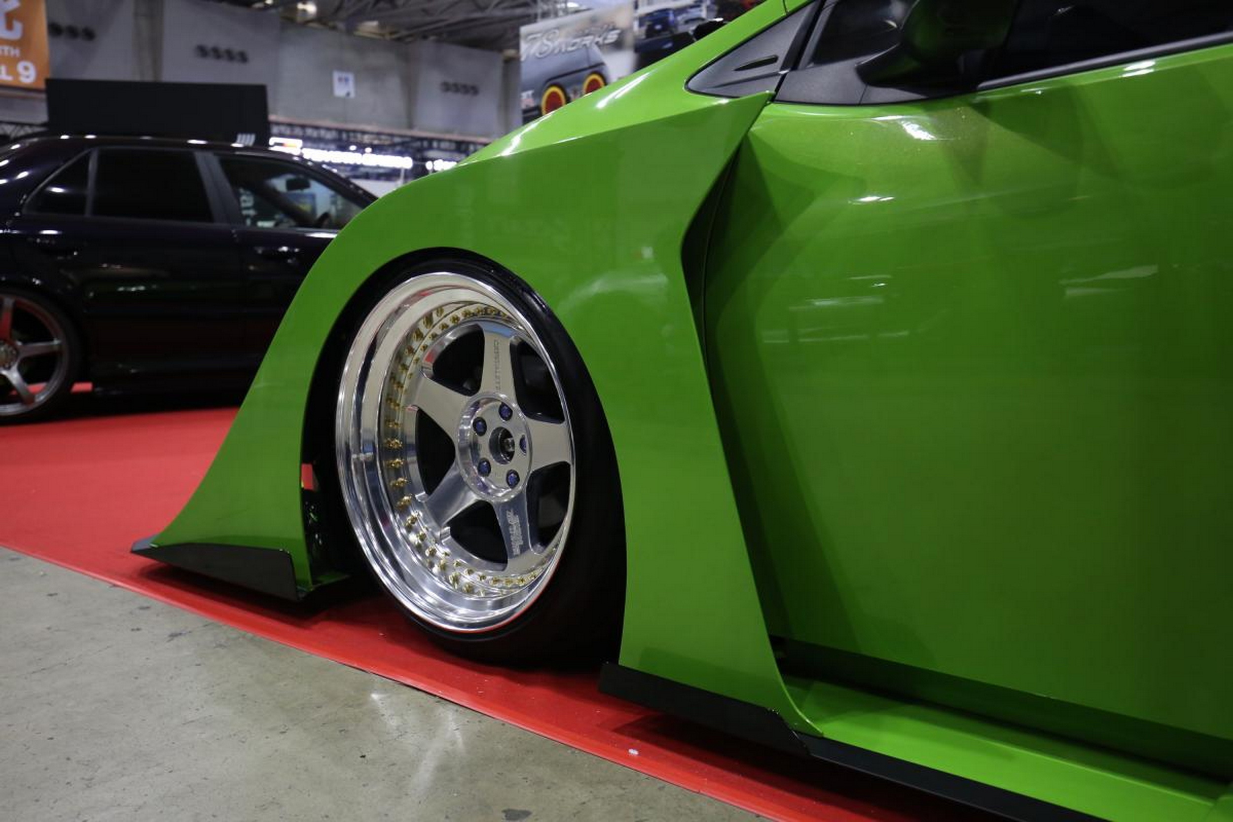 Цей Prius виглядає так, ніби втік з аніме-стріт-рейсингу