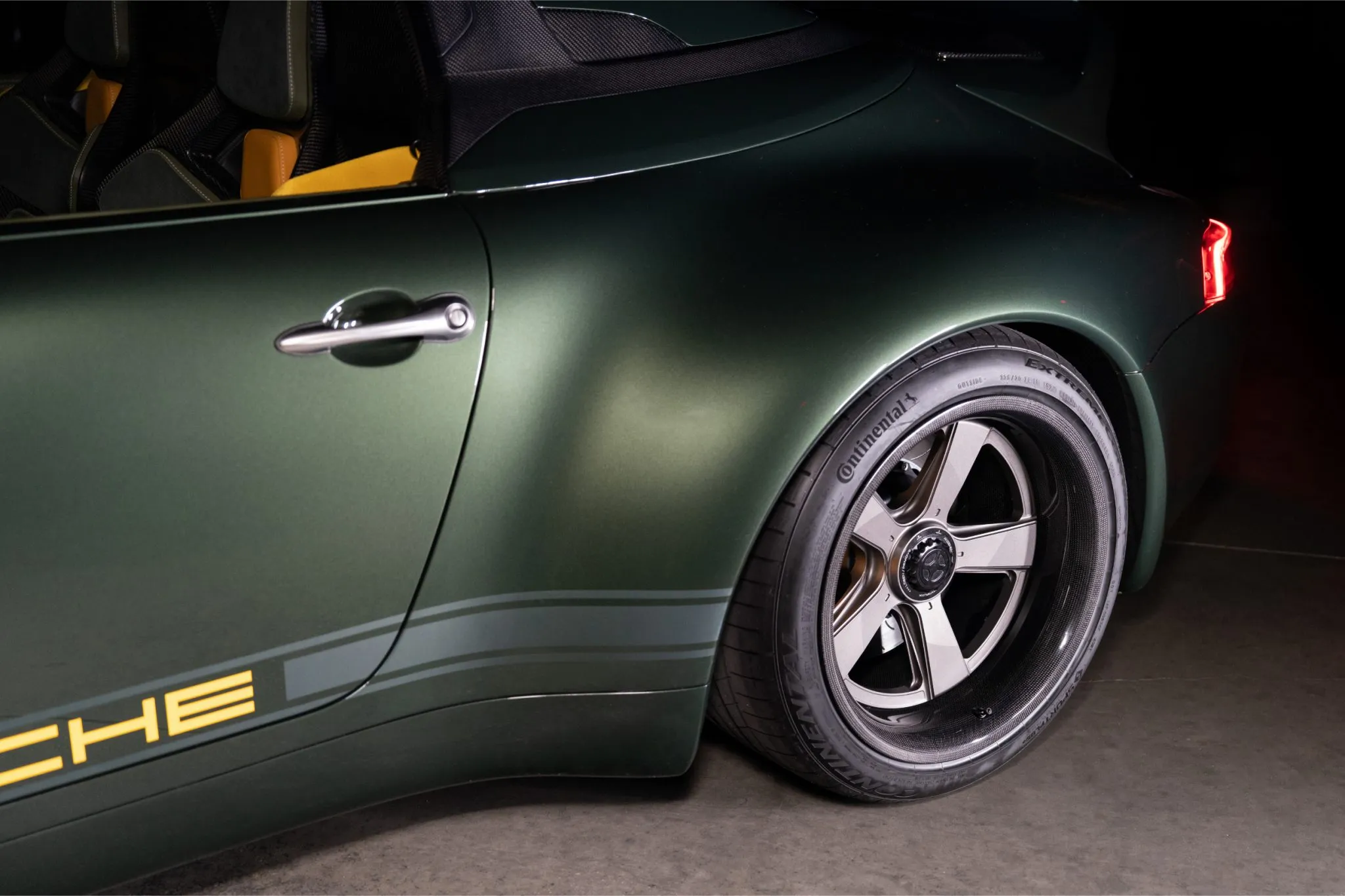 Gunther Werks Porsche 911 Speedster Auction - 17