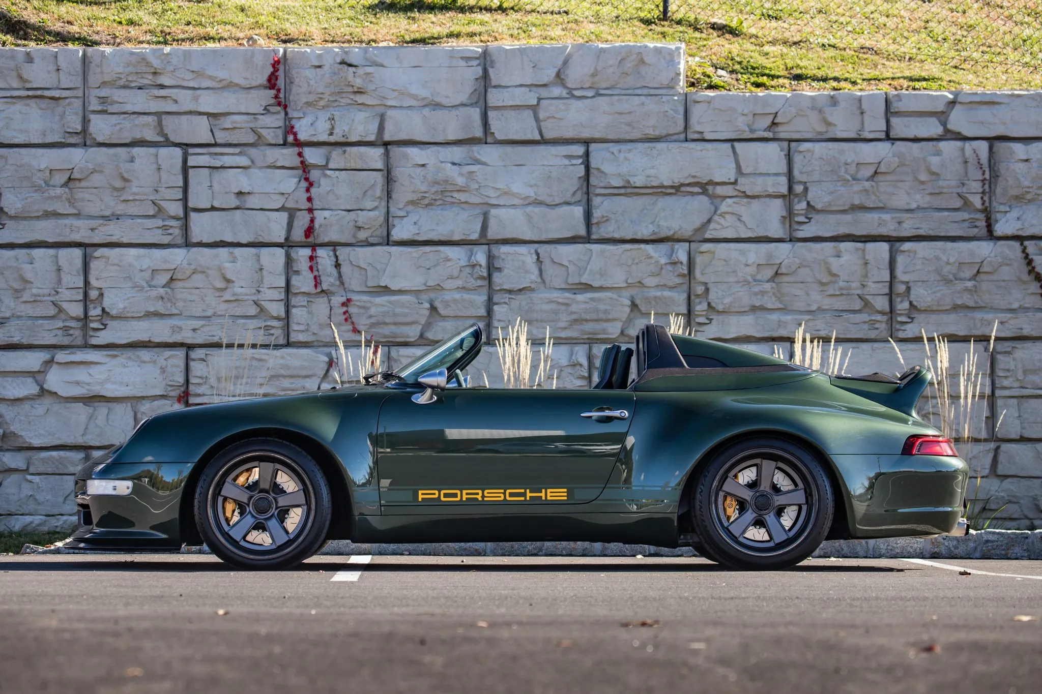 Gunther Werks Porsche 911 Speedster Auction - 3