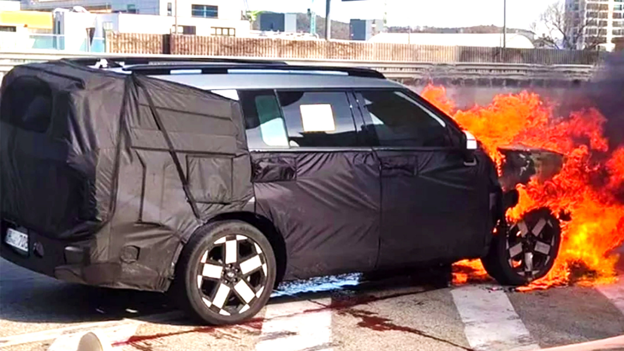 Something Went Awfully Wrong With This Facelifted Santa Fe Prototype