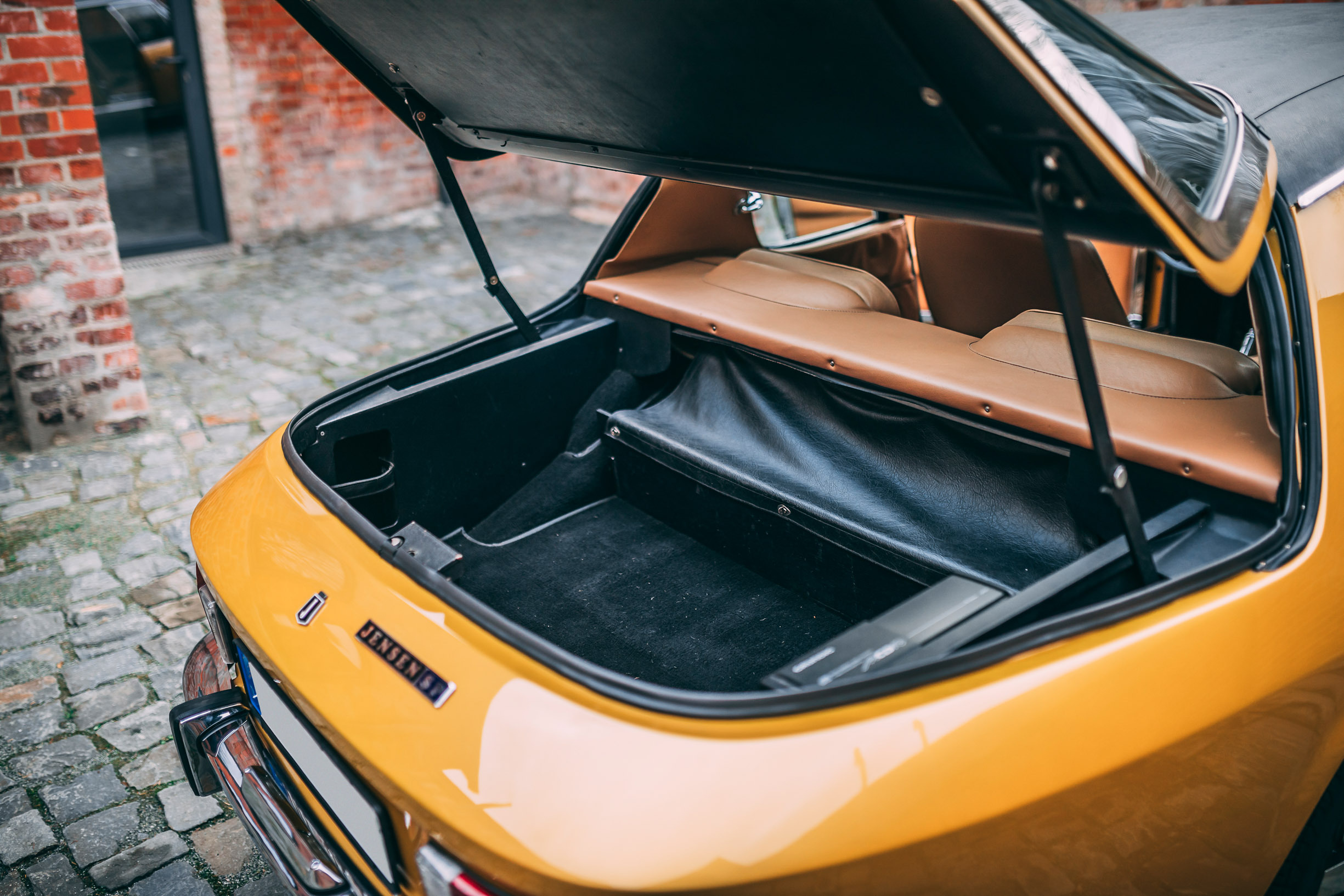 Jensen Interceptor RM Sotheby's 00012