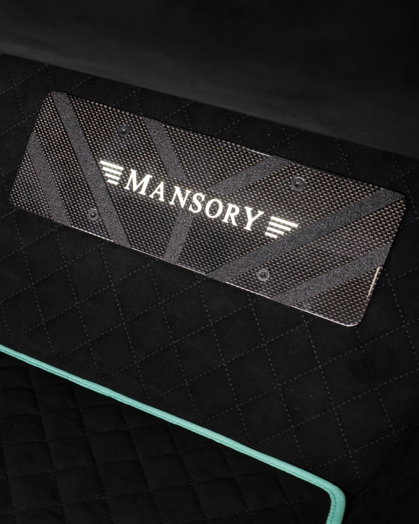 Десь в Італії дизайнер Ferrari щойно кричав у лляну серветку