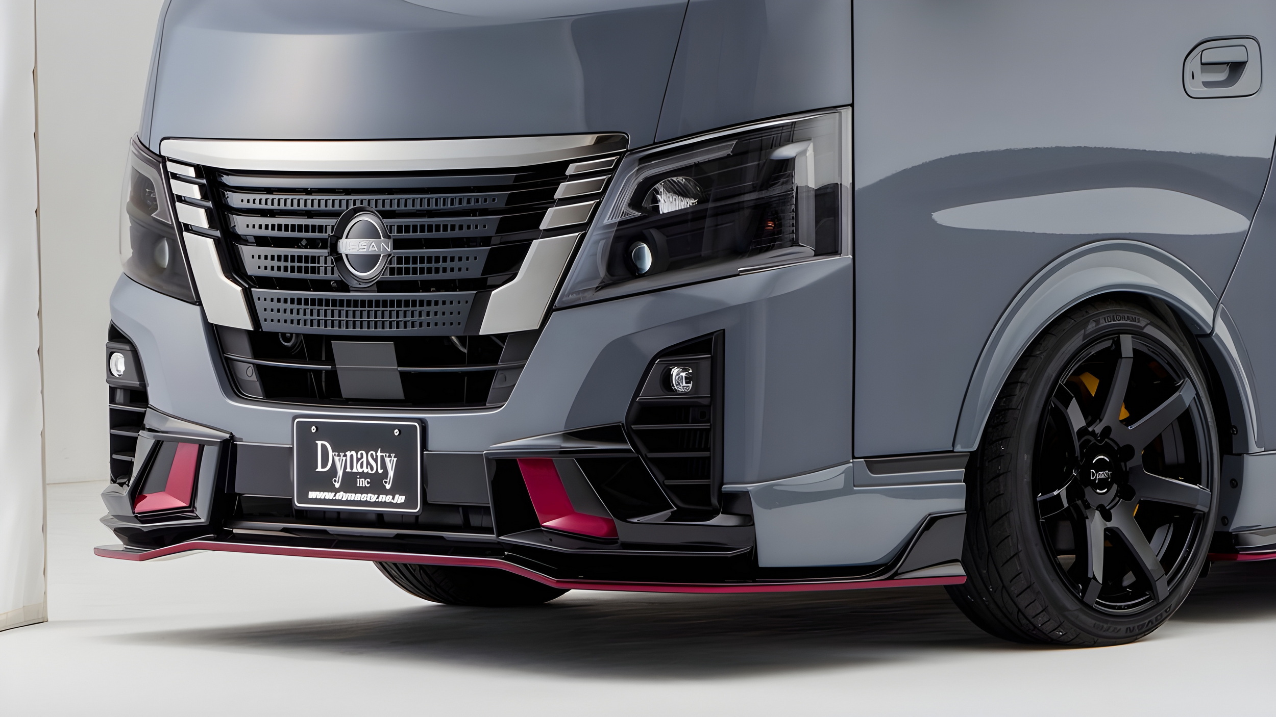 Ось що трапляється, коли фургон Nissan хоче стати GT-R Nimso