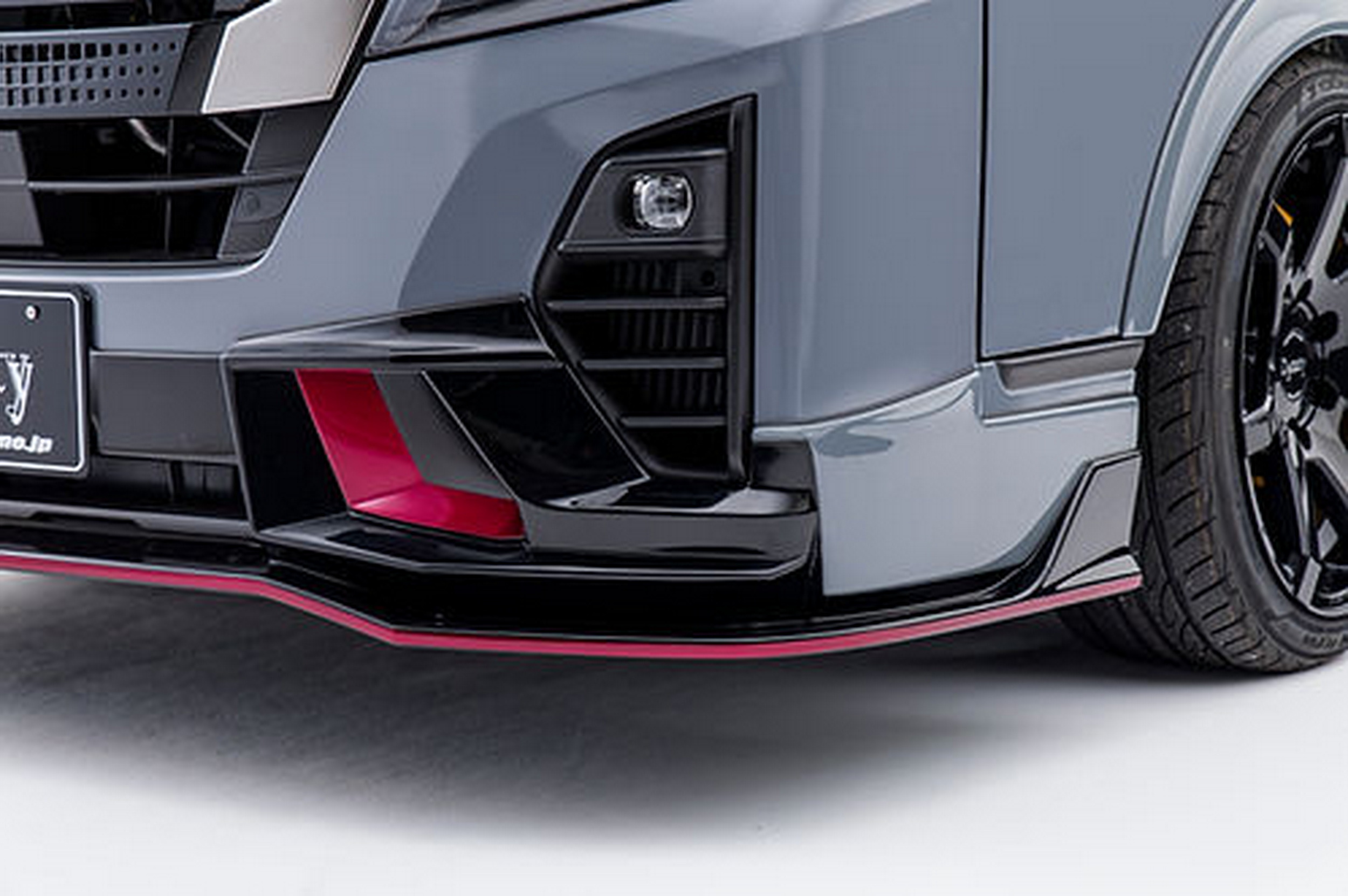 Ось що трапляється, коли фургон Nissan хоче стати GT-R Nimso