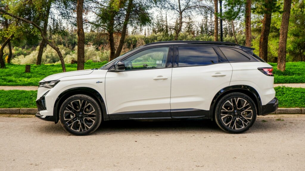  The 2026 Renault Austral Facelift Is Polished, But It Has A BMW-Sized Problem | Review