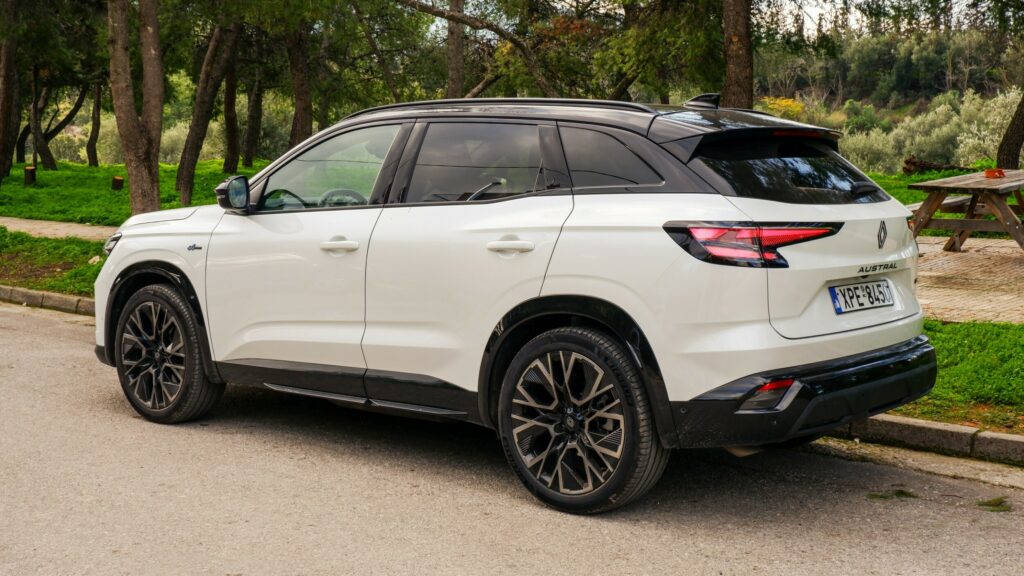  The 2026 Renault Austral Facelift Is Polished, But It Has A BMW-Sized Problem | Review