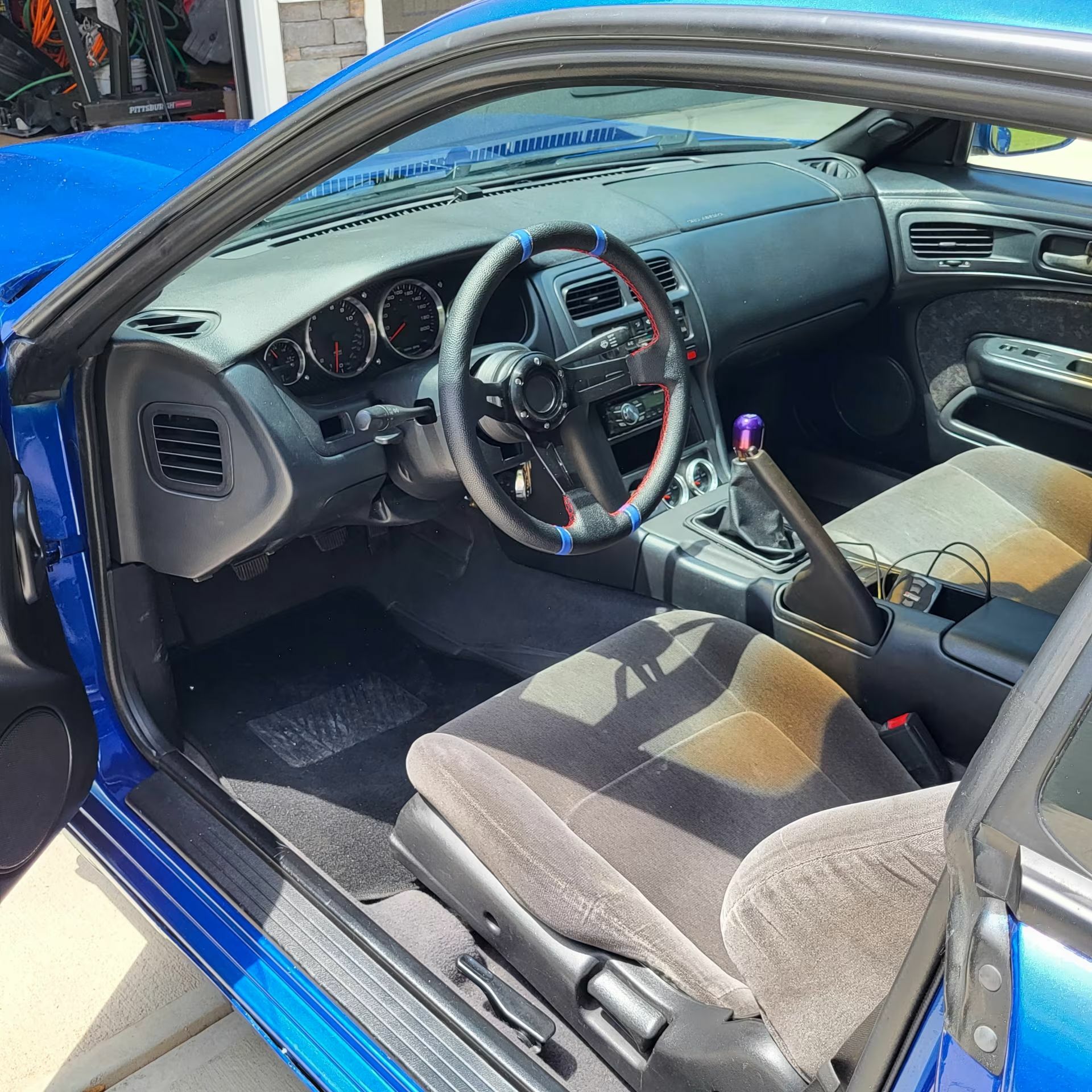 Цей класичний Nissan має обличчя маслкара Плімута та 520 причин клацнути