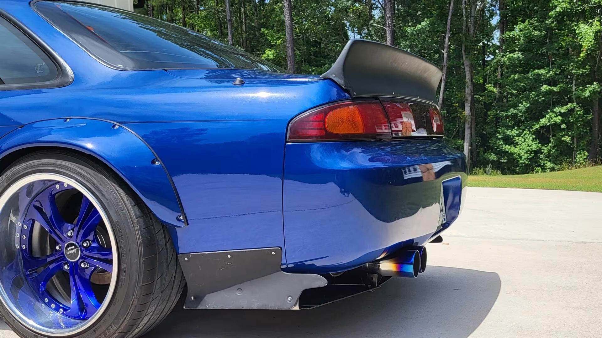 Цей класичний Nissan має обличчя маслкара Плімута та 520 причин клацнути