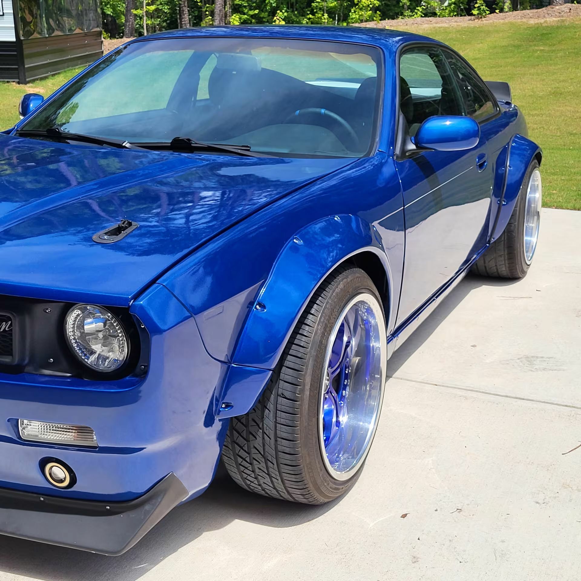 Цей класичний Nissan має обличчя маслкара Плімута та 520 причин клацнути